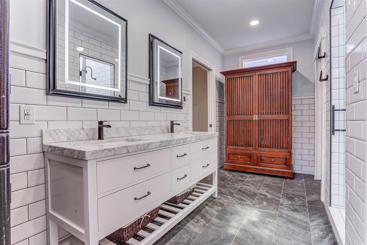 Memphis, Tennessee, 38111, United States, 4 Bedrooms Bedrooms, ,3 BathroomsBathrooms,Residential,For Sale,1974994