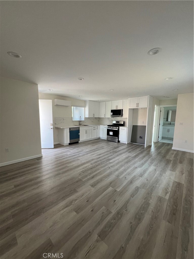 Los Angeles, California, 90027, United States, ,Residential,For Sale,1940498