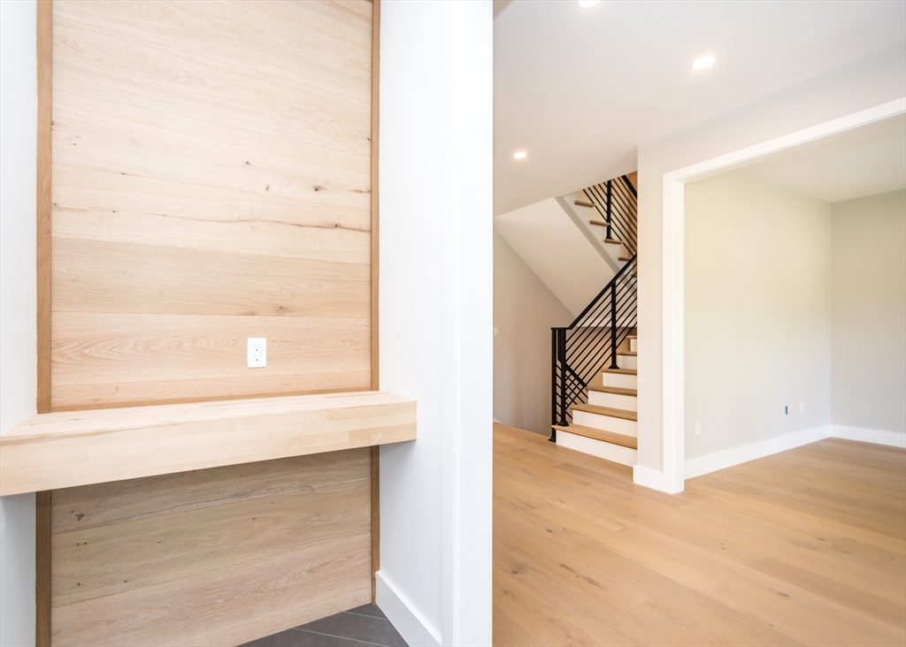 Waltham, Massachusetts, 02453, United States, 4 Bedrooms Bedrooms, ,5 BathroomsBathrooms,Residential,For Sale,1858244