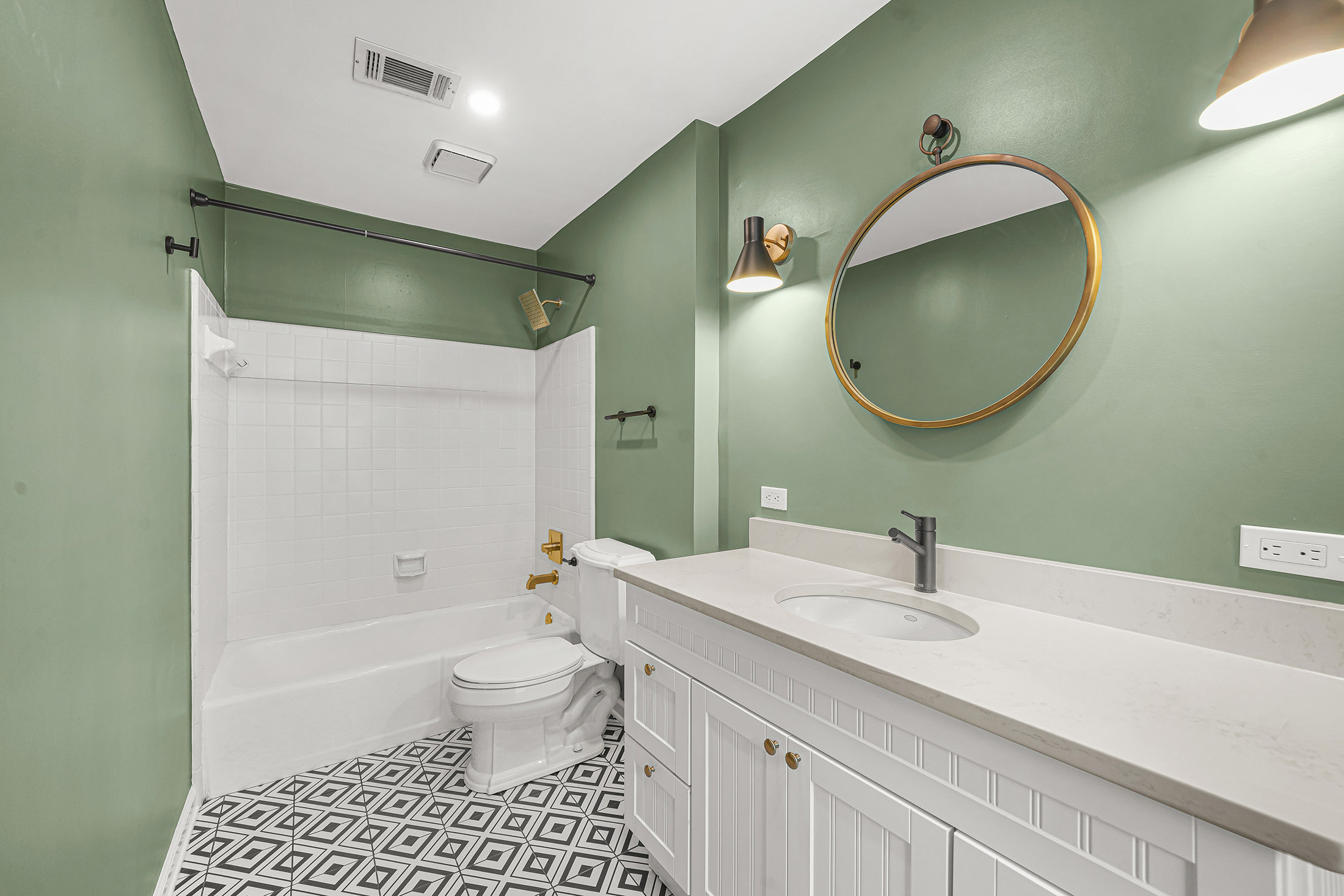  Beautiful Brick Townhome Offers Peaceful Park-like Living in Buckhead - 物件實景