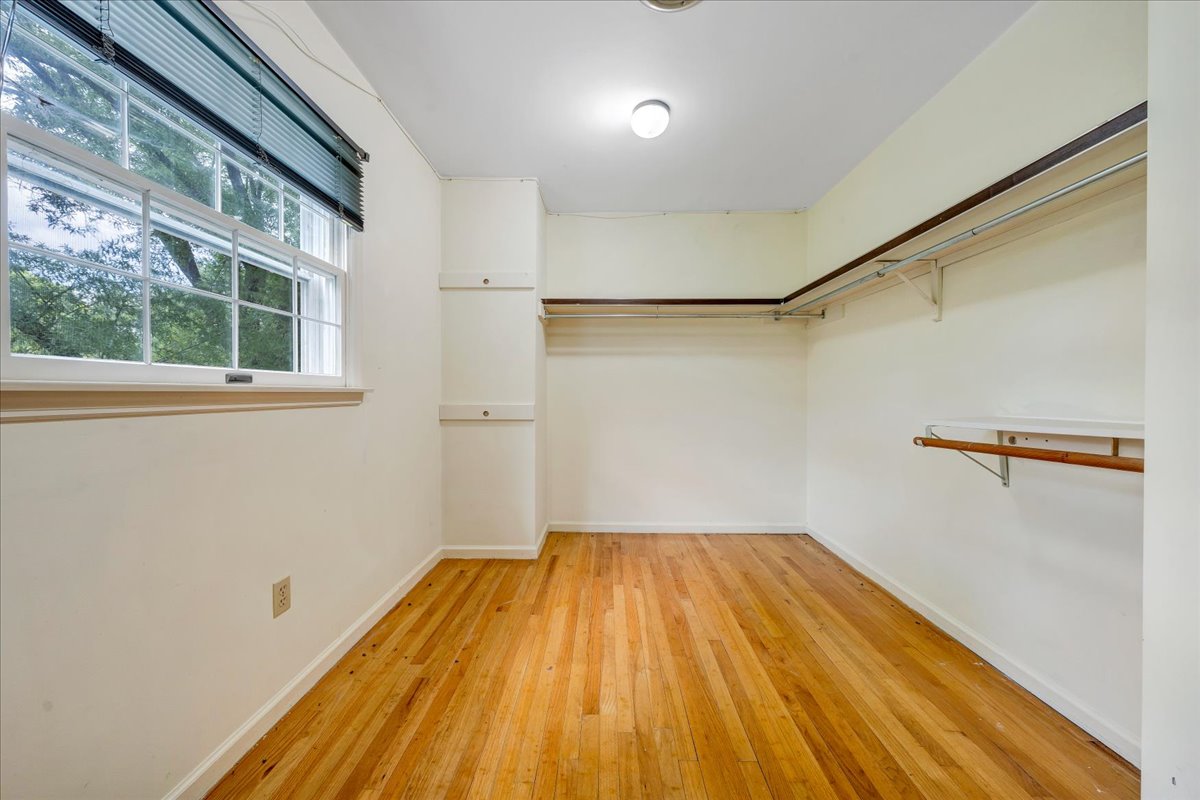 Roanoke, Virginia, 24015, United States, 5 Bedrooms Bedrooms, ,3 BathroomsBathrooms,Residential,For Sale,2043623