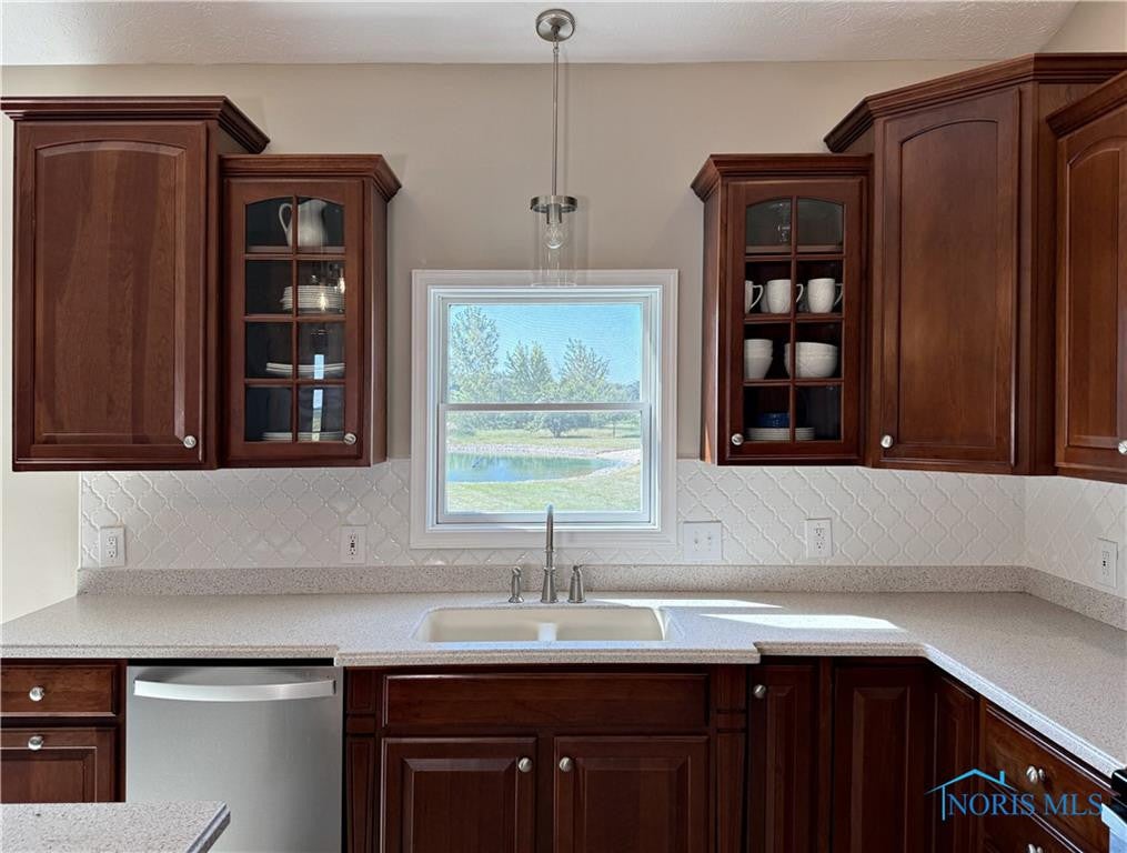 McComb, Ohio, 45858, United States, 4 Bedrooms Bedrooms, ,4 BathroomsBathrooms,Residential,For Sale,1983927