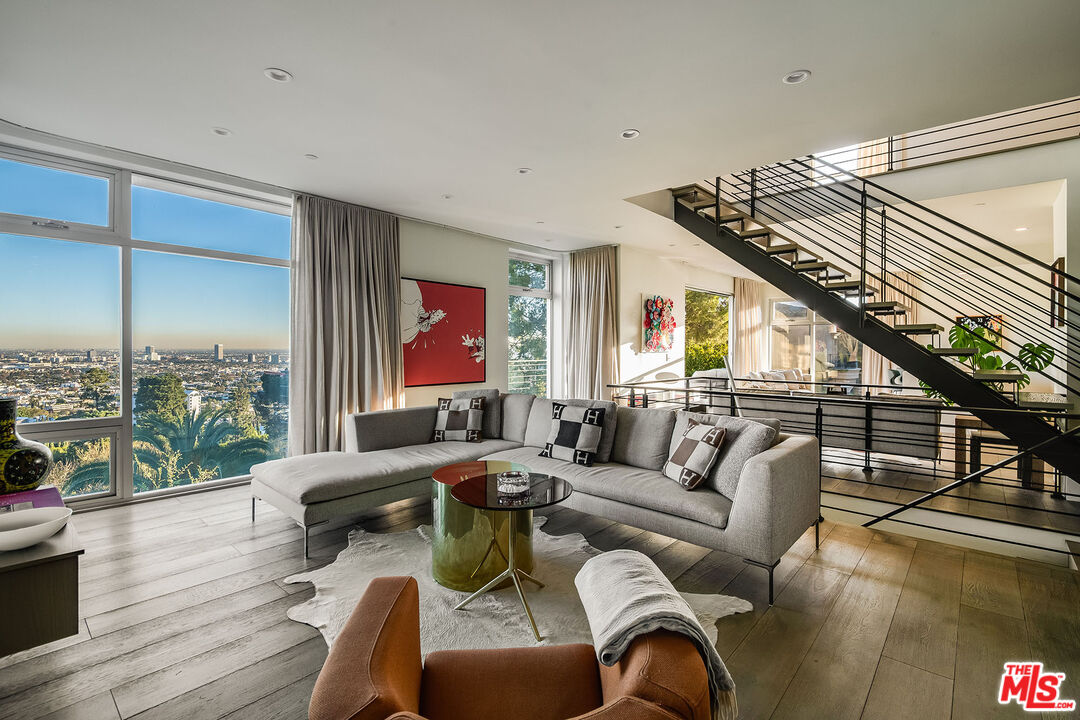 Los Angeles, California, 90069, United States, 4 Bedrooms Bedrooms, ,5 BathroomsBathrooms,Residential,For Sale,1759770