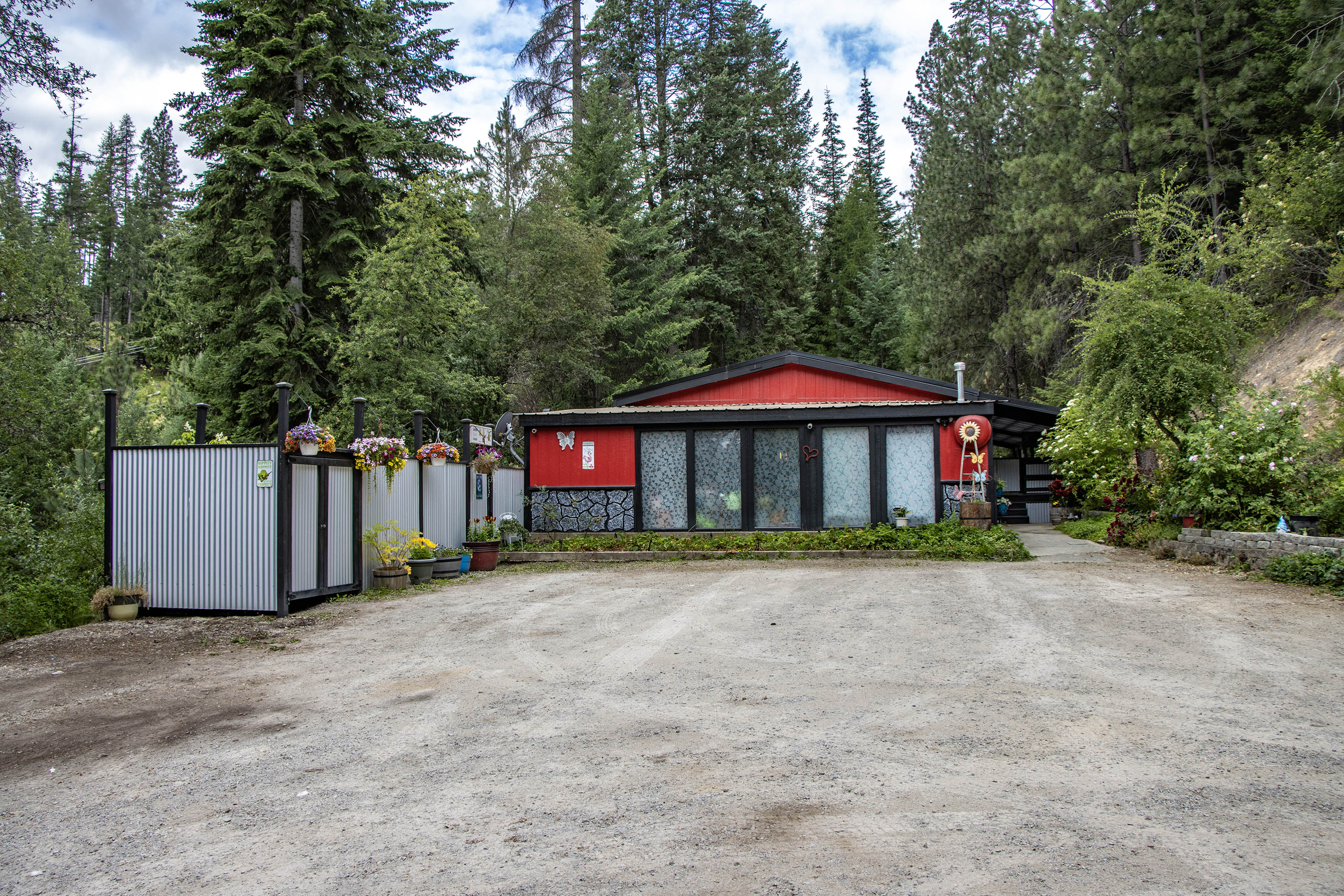 Kingston, Idaho, 83839, United States, 3 Bedrooms Bedrooms, ,2 BathroomsBathrooms,Residential,For Sale,1980630