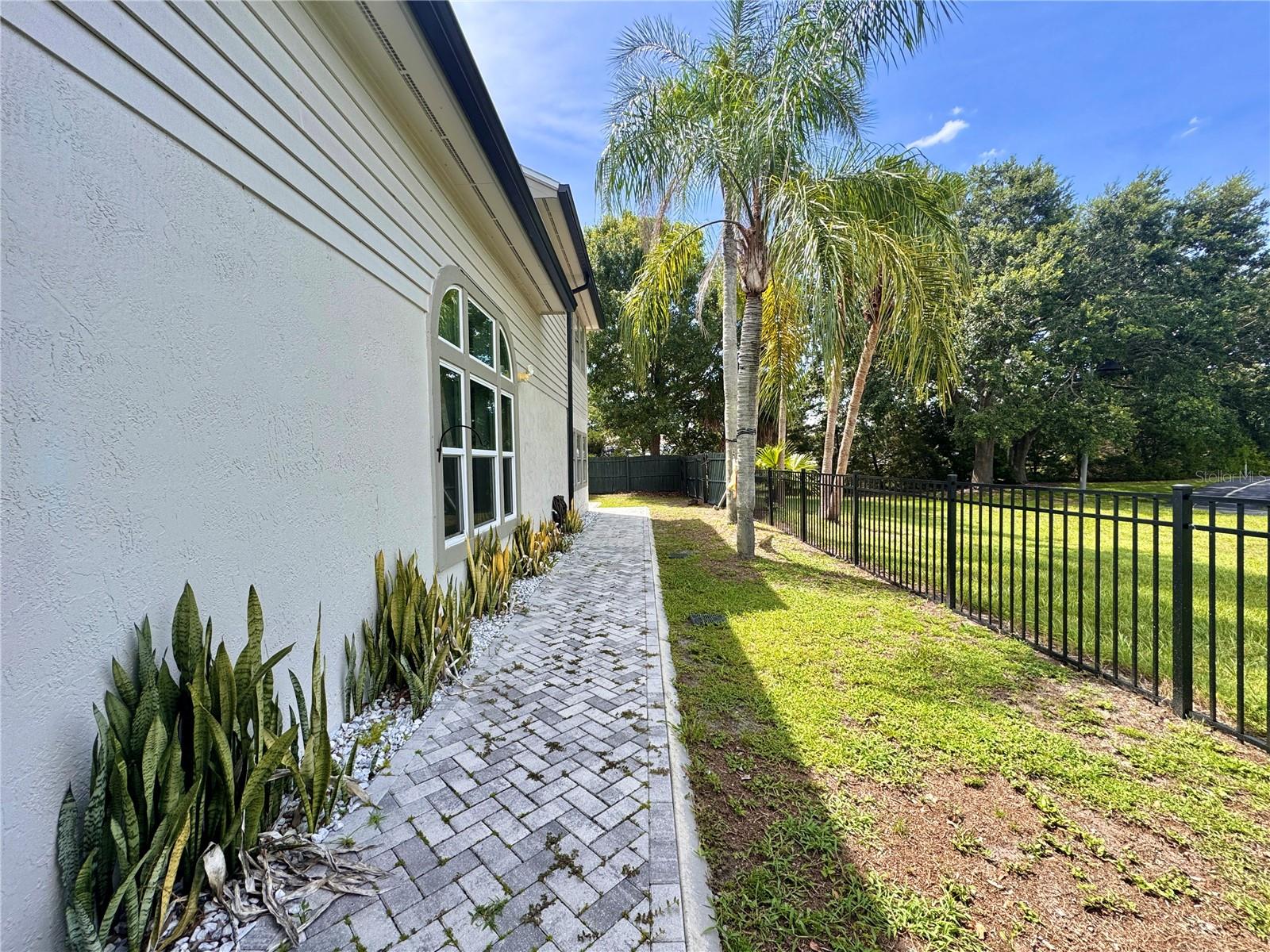 ORLANDO, Florida, 32828, United States, 3 Bedrooms Bedrooms, ,3 BathroomsBathrooms,Residential,For Sale,1942582