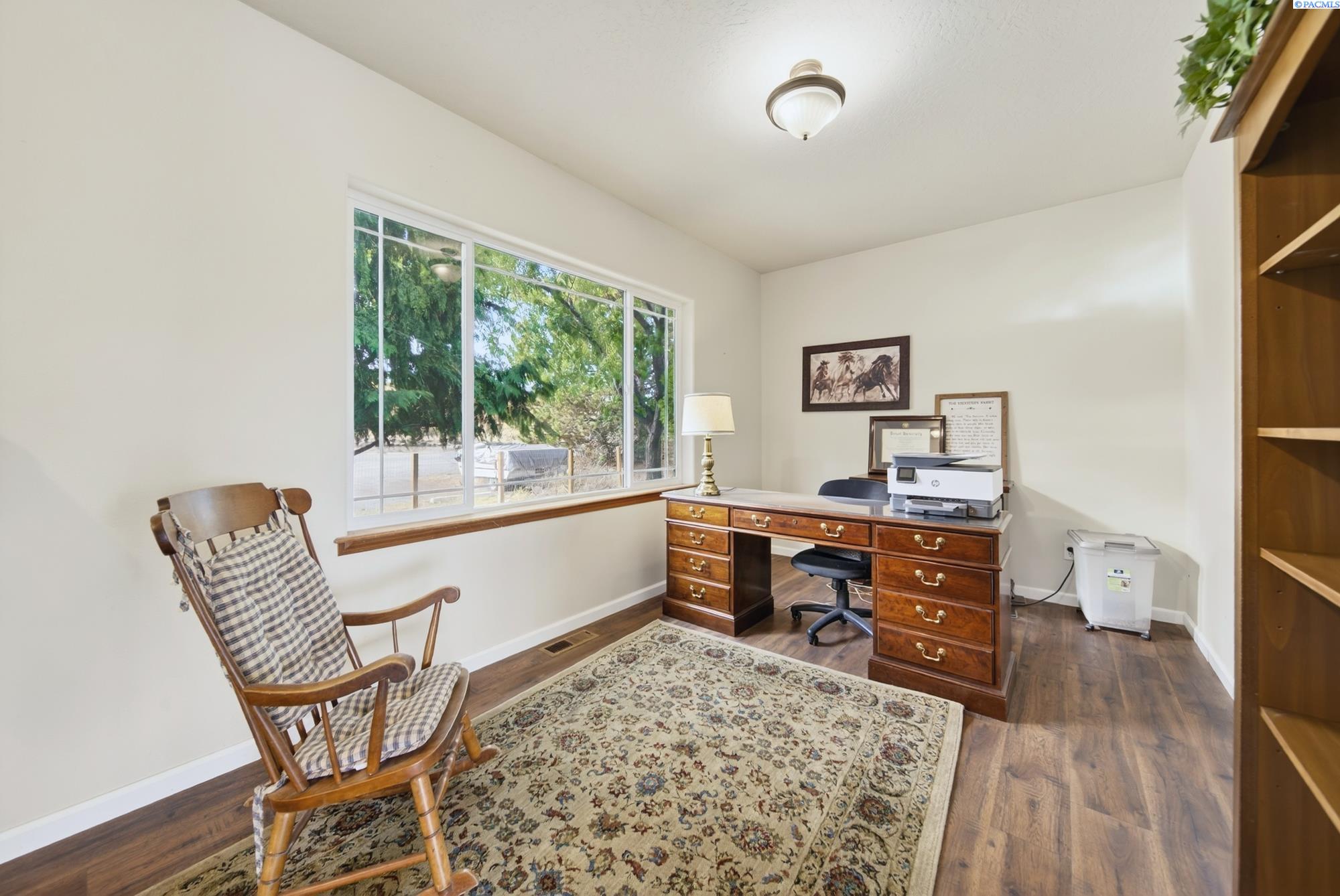 Prosser, Washington, 99350, United States, 3 Bedrooms Bedrooms, ,2 BathroomsBathrooms,Residential,For Sale,1964108