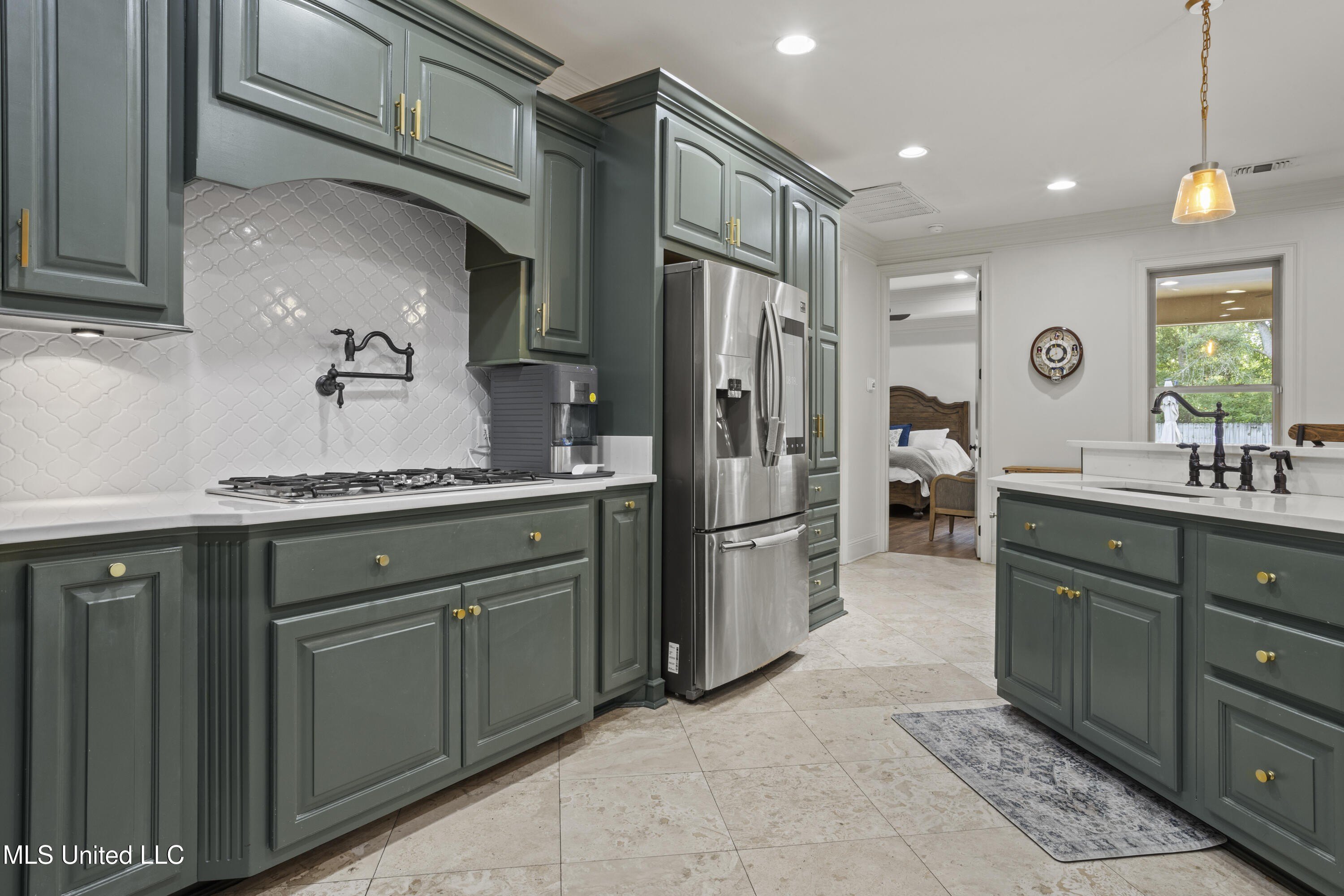 Ocean Springs, Mississippi, 39564, United States, 4 Bedrooms Bedrooms, ,3 BathroomsBathrooms,Residential,For Sale,1976002