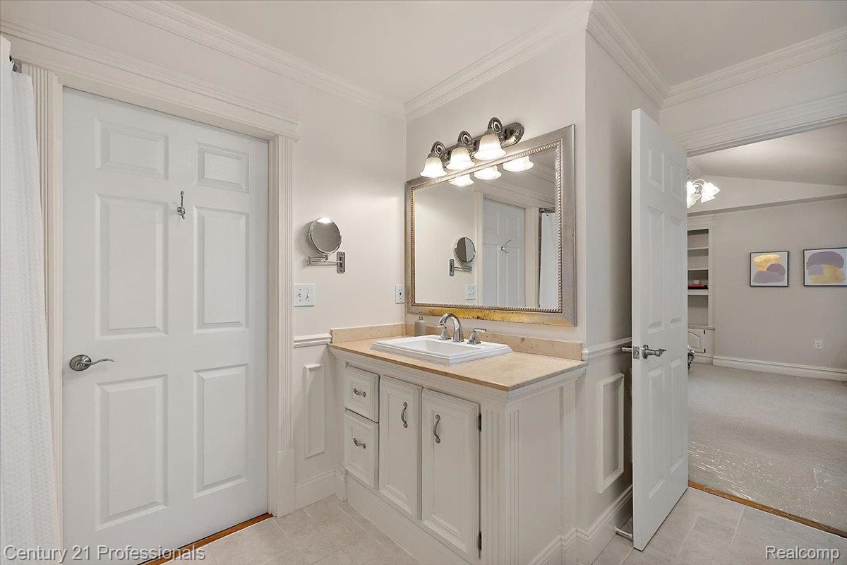 Clarkston, Michigan, 48346, United States, 4 Bedrooms Bedrooms, ,7 BathroomsBathrooms,Residential,For Sale,2048841