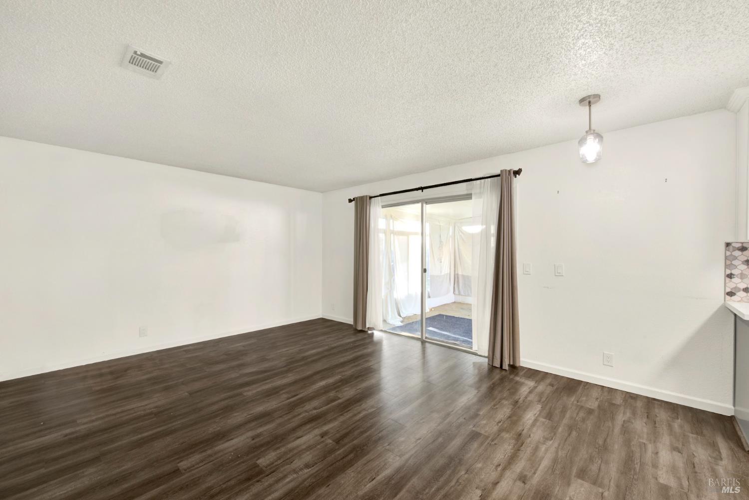 Suisun City, California, 94585, United States, 4 Bedrooms Bedrooms, ,3 BathroomsBathrooms,Residential,For Sale,1989604