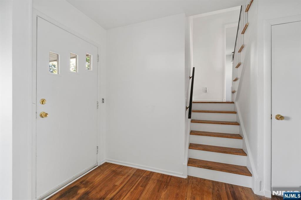 Midland Park, New Jersey, 07432, United States, 3 Bedrooms Bedrooms, ,2 BathroomsBathrooms,Residential,For Sale,1989526