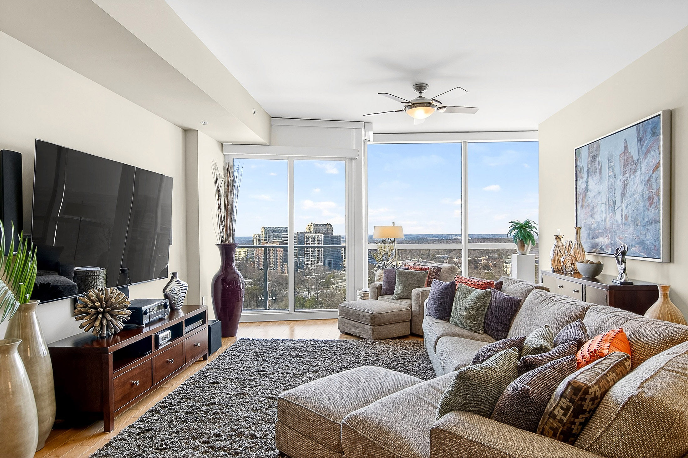  Immaculate Two Bedroom with Dedicated Office/Den at Sought-after Terminus - 物件實景