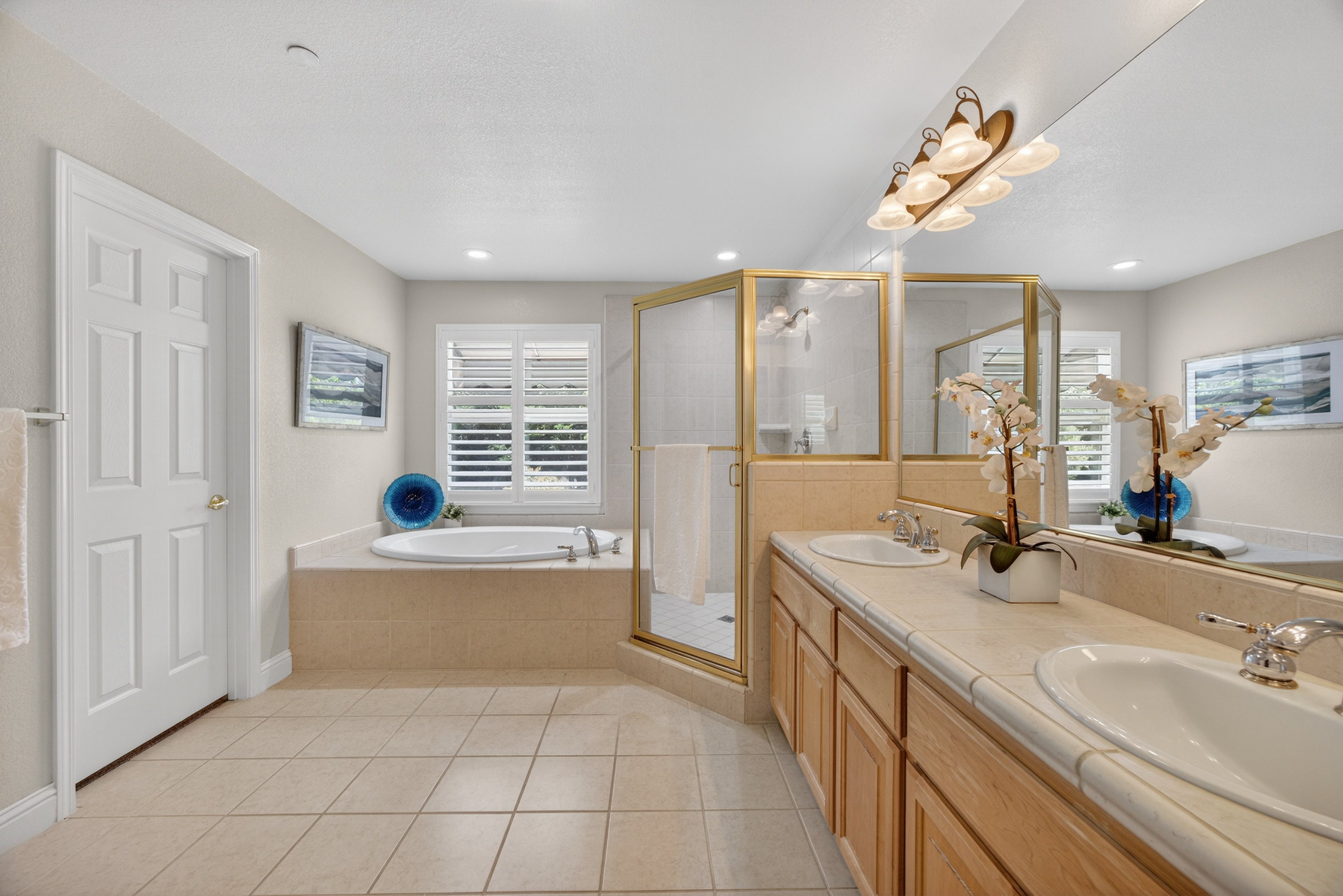  5500 Tierra Gardens Lane, Carmichael, CA 95608 - 物件實景