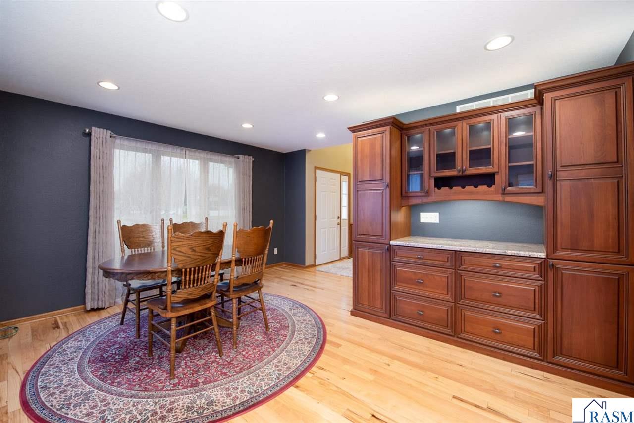 North Mankato, Minnesota, 56003, United States, 5 Bedrooms Bedrooms, ,3 BathroomsBathrooms,Residential,For Sale,1998081