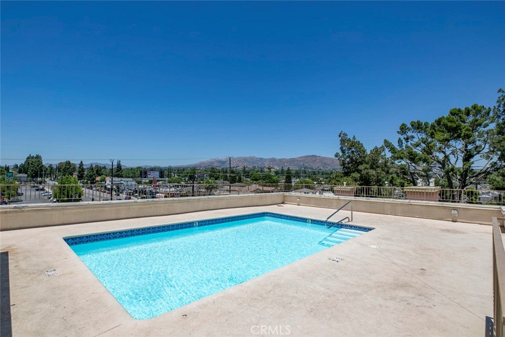 Granada Hills, California, 91344, United States, 2 Bedrooms Bedrooms, ,2 BathroomsBathrooms,Residential,For Sale,1940302