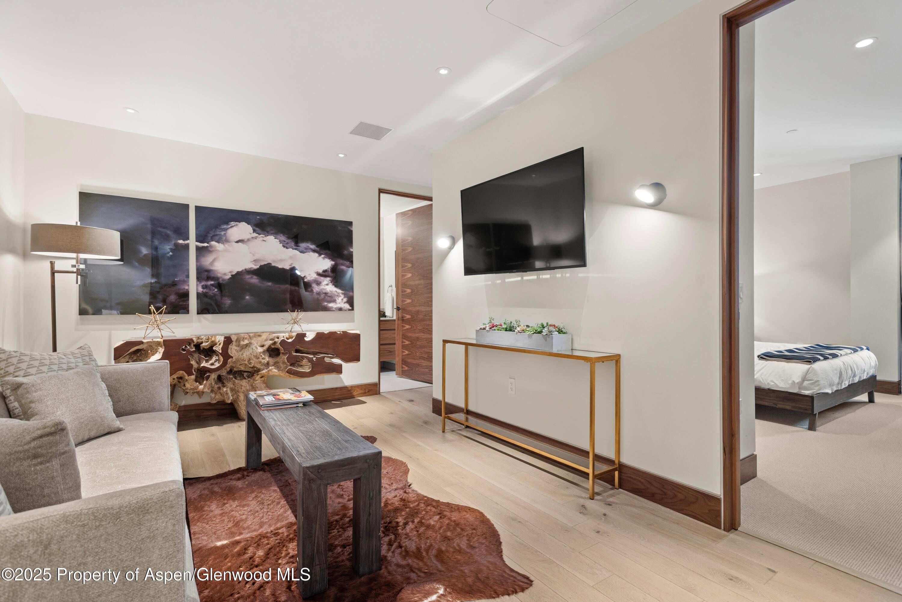 Snowmass Village, Colorado, 81615, United States, 4 Bedrooms Bedrooms, ,4 BathroomsBathrooms,Residential,For Sale,1846573