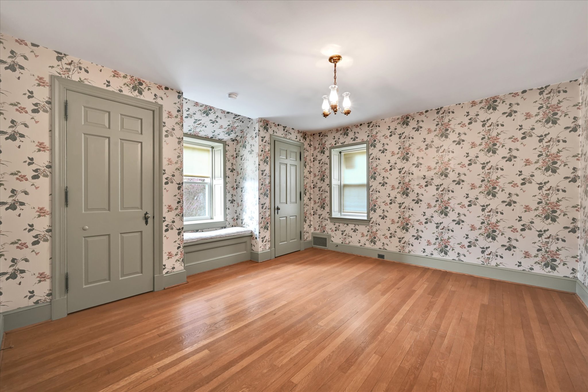 Reading, Pennsylvania, 19607, United States, 6 Bedrooms Bedrooms, ,3 BathroomsBathrooms,Residential,For Sale,2008158