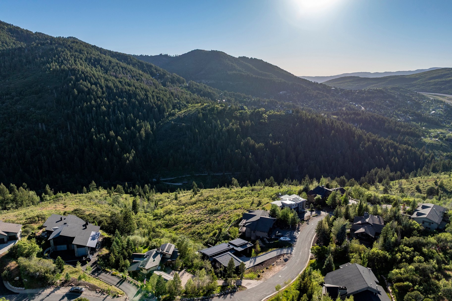  One-of-a-Kind Modern Pinebrook Residence - 物件實景