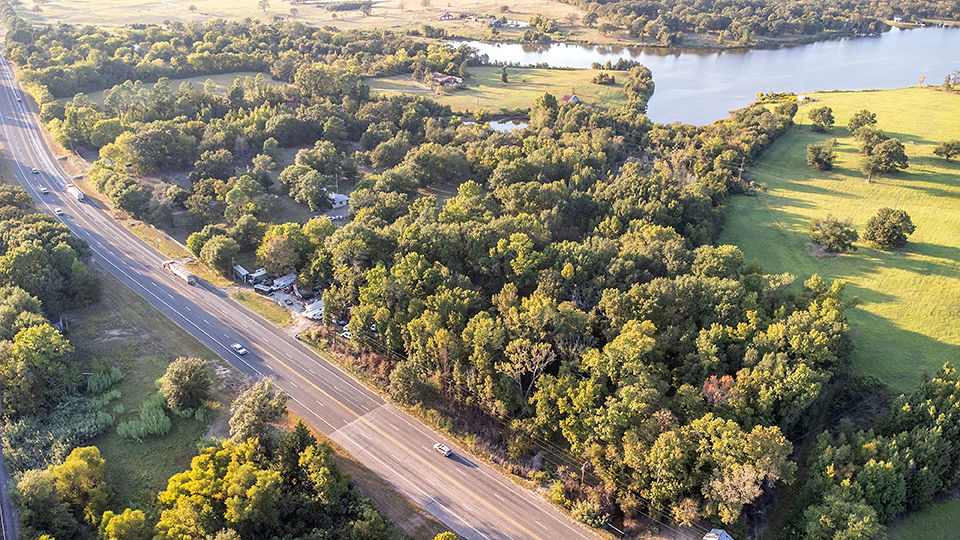 GRAND SALINE, Texas, 75140, United States, 3 Bedrooms Bedrooms, ,2 BathroomsBathrooms,Residential,For Sale,1960368