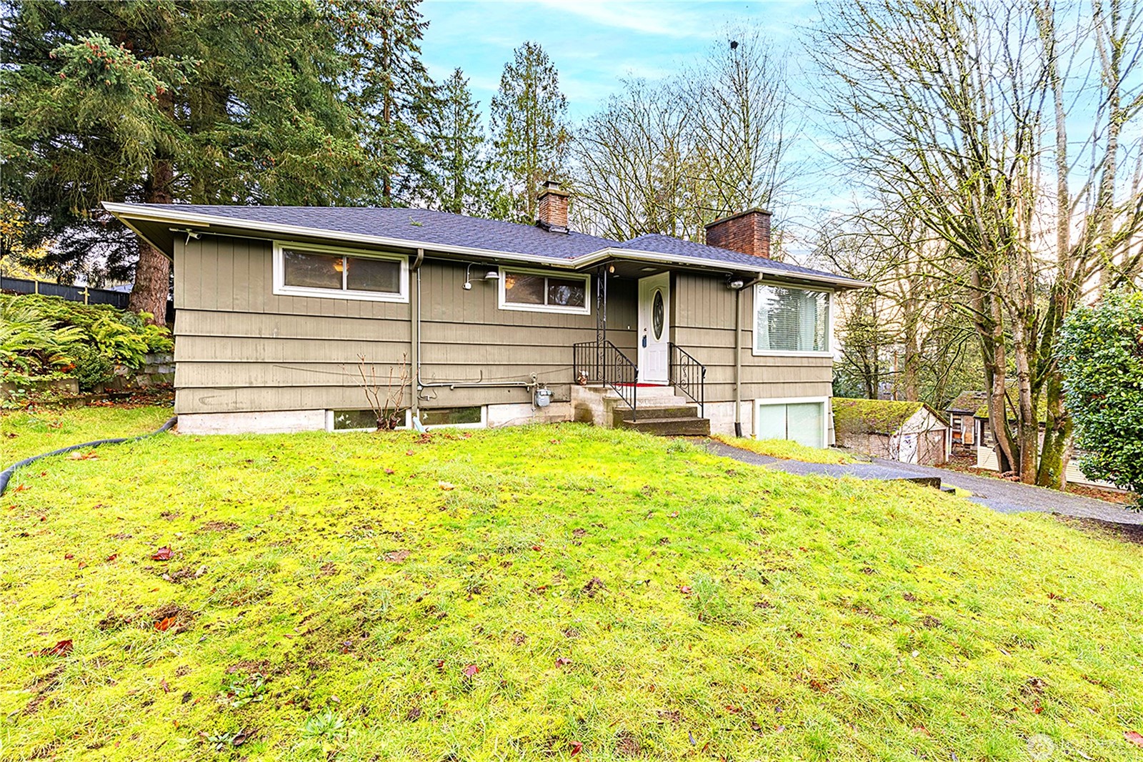 Tukwila, Washington, 98188, United States, 5 Bedrooms Bedrooms, ,2 BathroomsBathrooms,Residential,For Sale,1935805