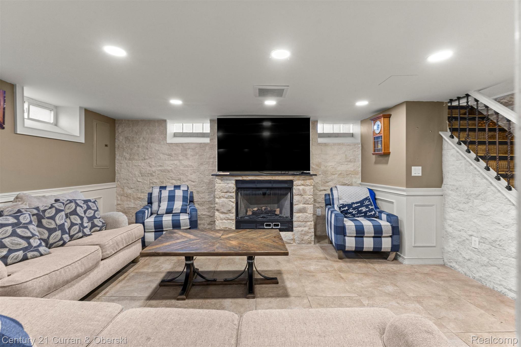 Dearborn Heights, Michigan, 48127, United States, 3 Bedrooms Bedrooms, ,3 BathroomsBathrooms,Residential,For Sale,1979966