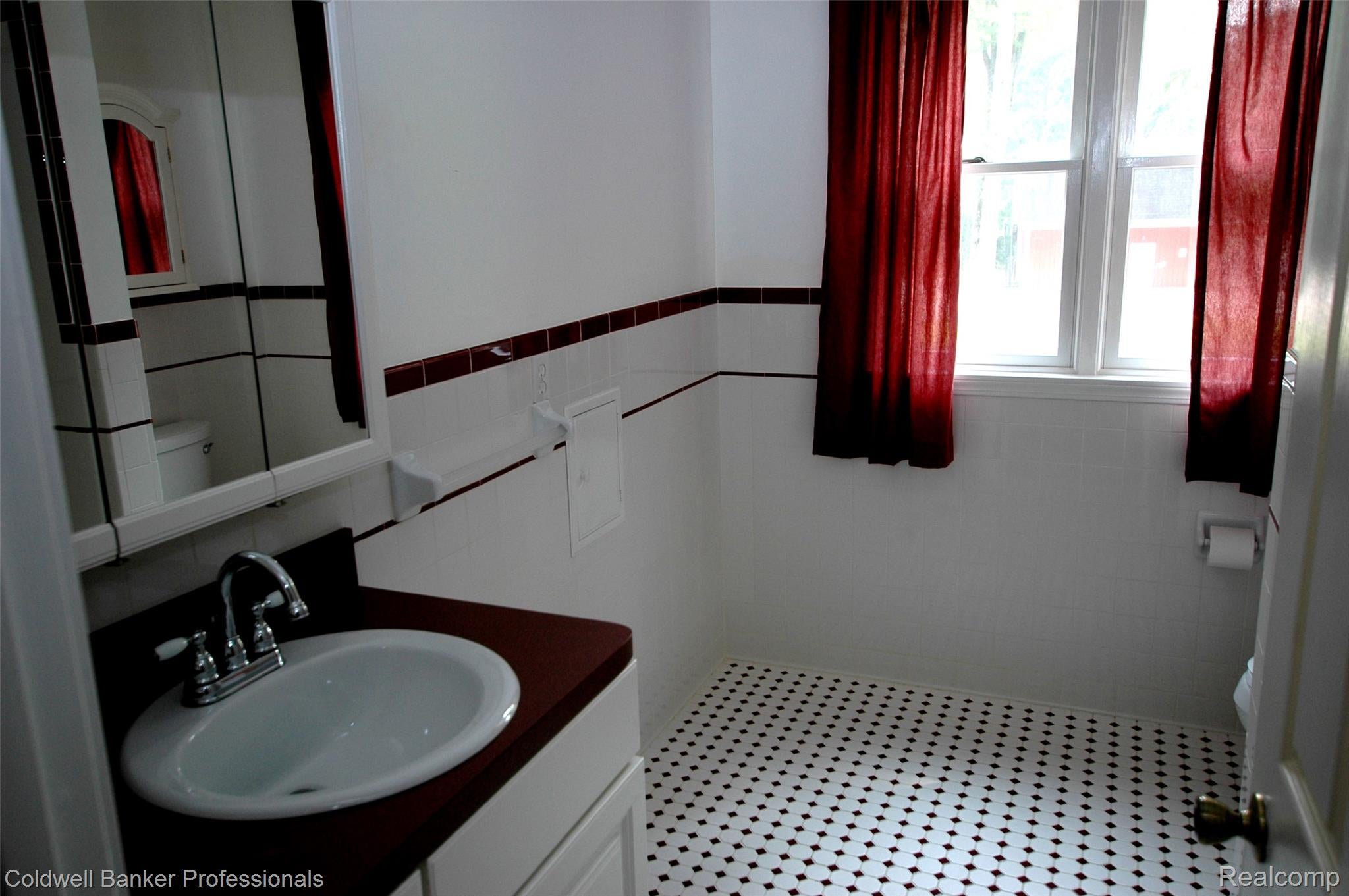 Alger, Michigan, 48610, United States, 3 Bedrooms Bedrooms, ,3 BathroomsBathrooms,Residential,For Sale,1907543