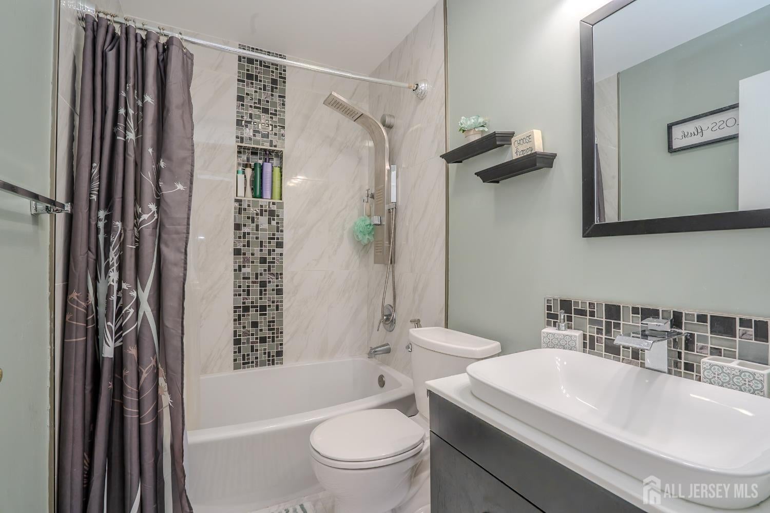 North Brunswick, New Jersey, 08902, United States, 3 Bedrooms Bedrooms, ,3 BathroomsBathrooms,Residential,For Sale,1937029