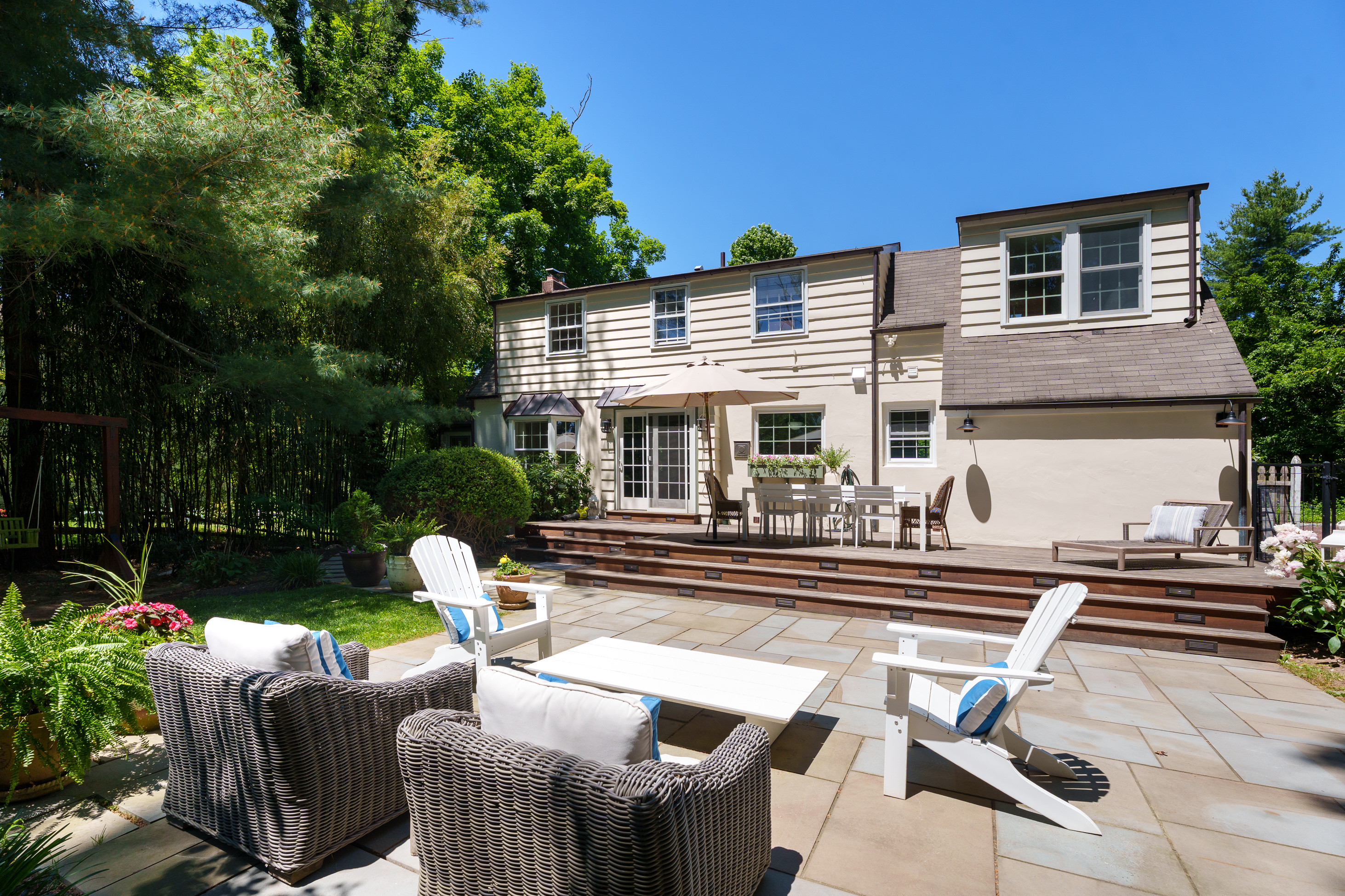  A Magical Backyard and Magazine-Worthy Kitchen - 物件實景