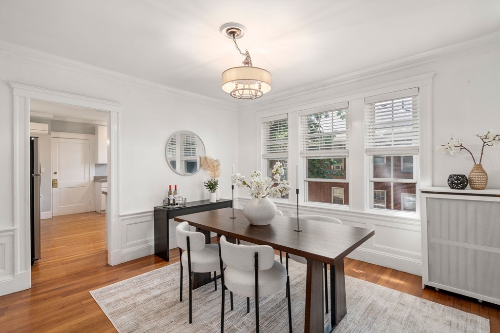 Newton, Massachusetts, 02458, United States, 2 Bedrooms Bedrooms, ,2 BathroomsBathrooms,Residential,For Sale,1906436