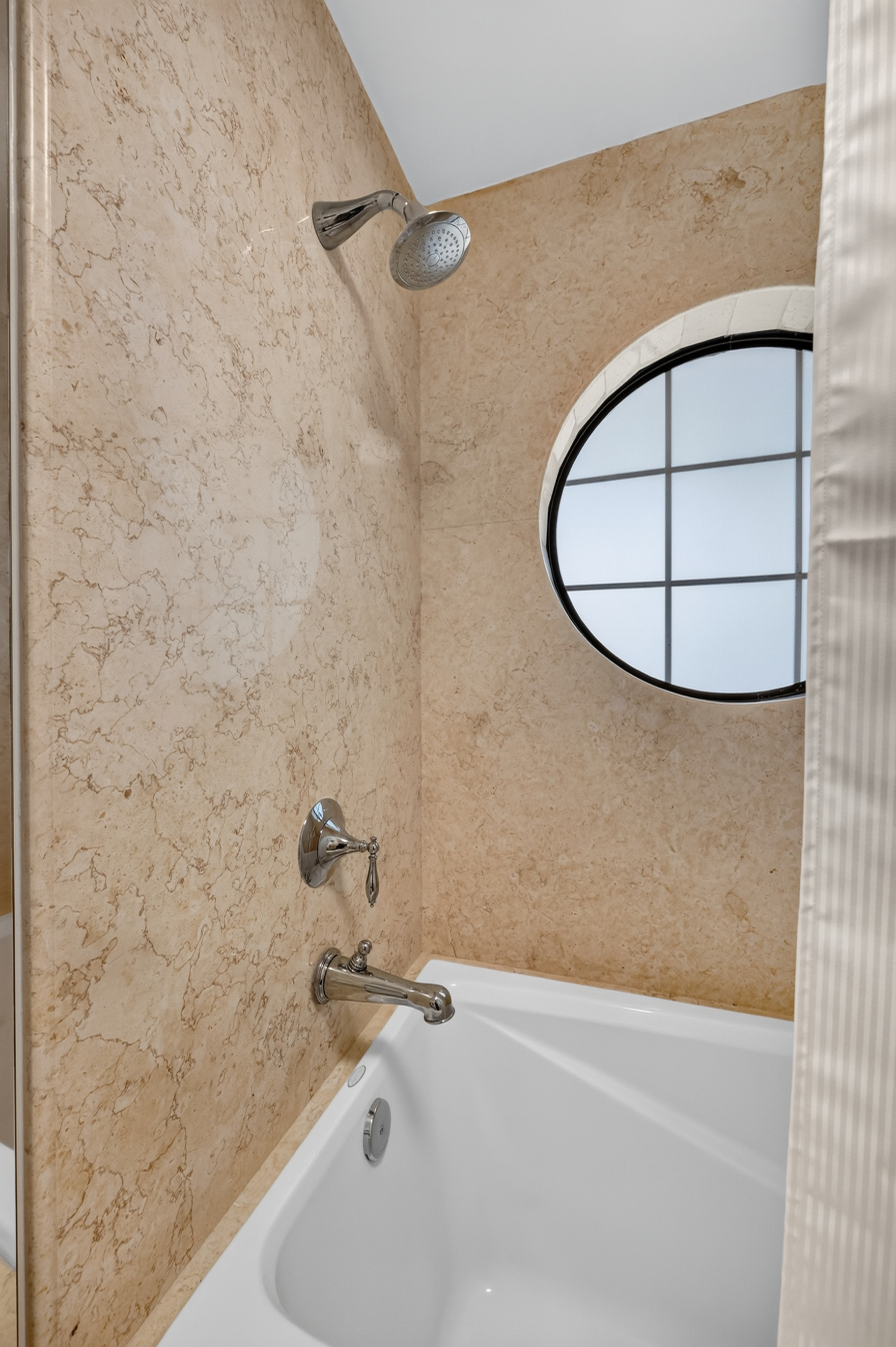  1073 Harrington Way, Carmichael, CA 95608 - 物件實景