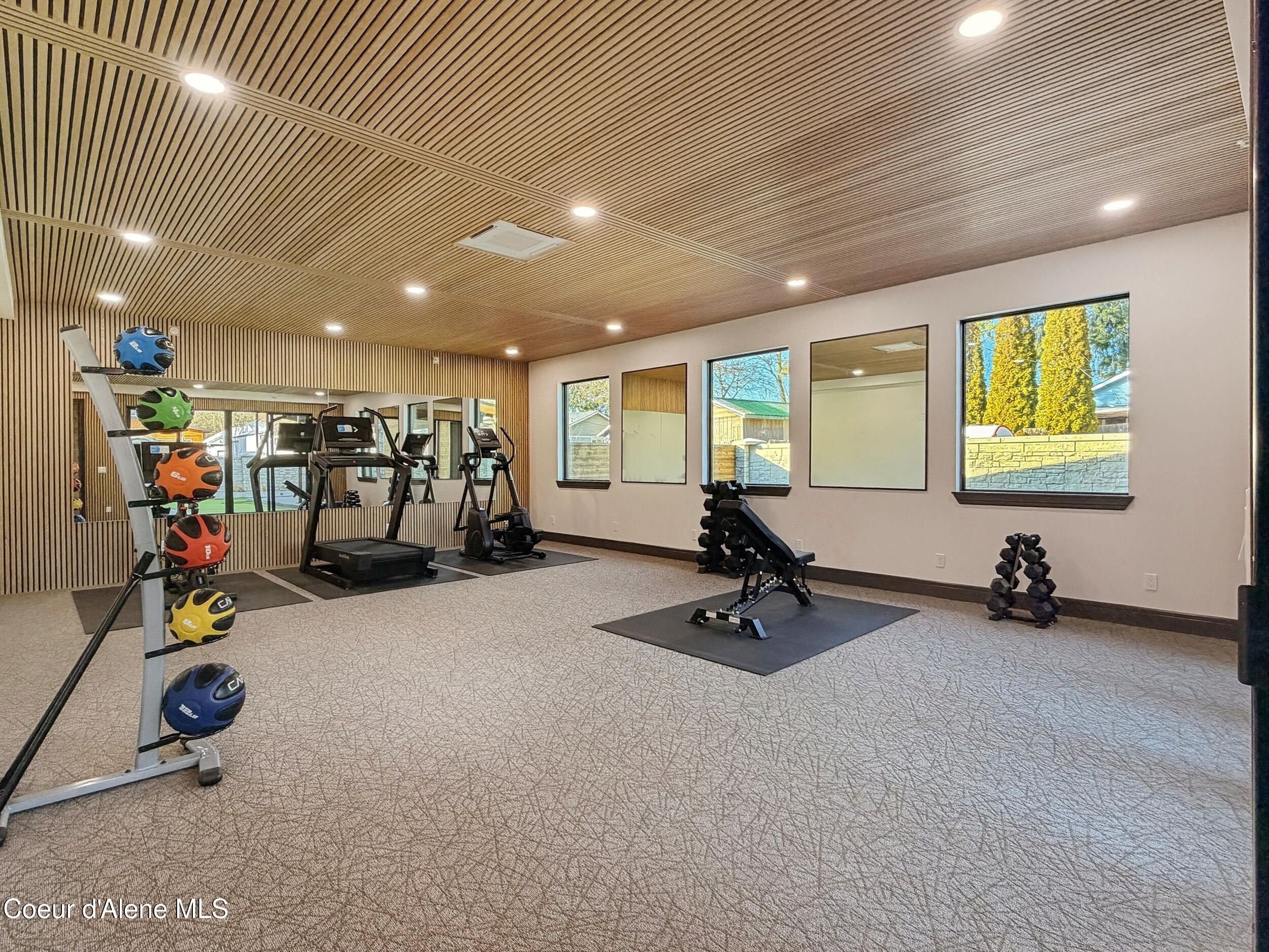 Coeur d'Alene, Idaho, 83814, United States, 3 Bedrooms Bedrooms, ,4 BathroomsBathrooms,Residential,For Sale,2017991