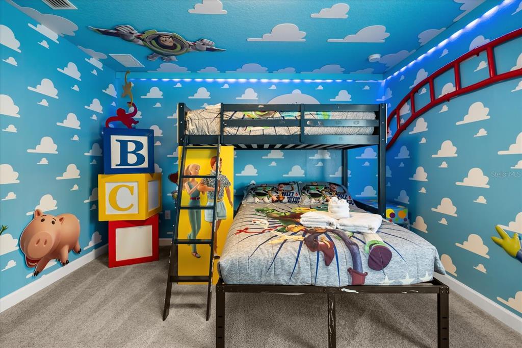 Davenport, Florida, 33896, United States, 8 Bedrooms Bedrooms, ,5 BathroomsBathrooms,Residential,For Sale,1896133