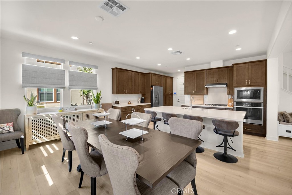 Upland, California, 91784, United States, 3 Bedrooms Bedrooms, ,3 BathroomsBathrooms,Residential,For Sale,1988637