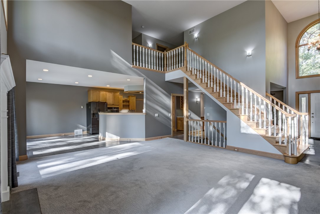 Eau Claire, Wisconsin, 54701, United States, 5 Bedrooms Bedrooms, ,4 BathroomsBathrooms,Residential,For Sale,1976179