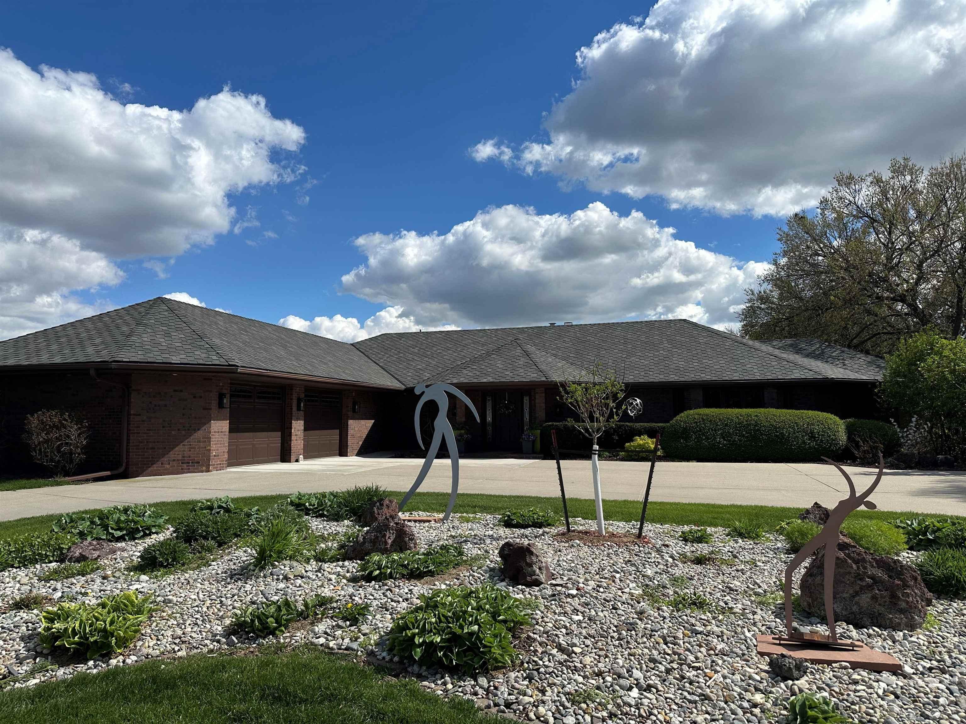 Norfolk, Nebraska, 68701-000, United States, 4 Bedrooms Bedrooms, ,3 BathroomsBathrooms,Residential,For Sale,1792775