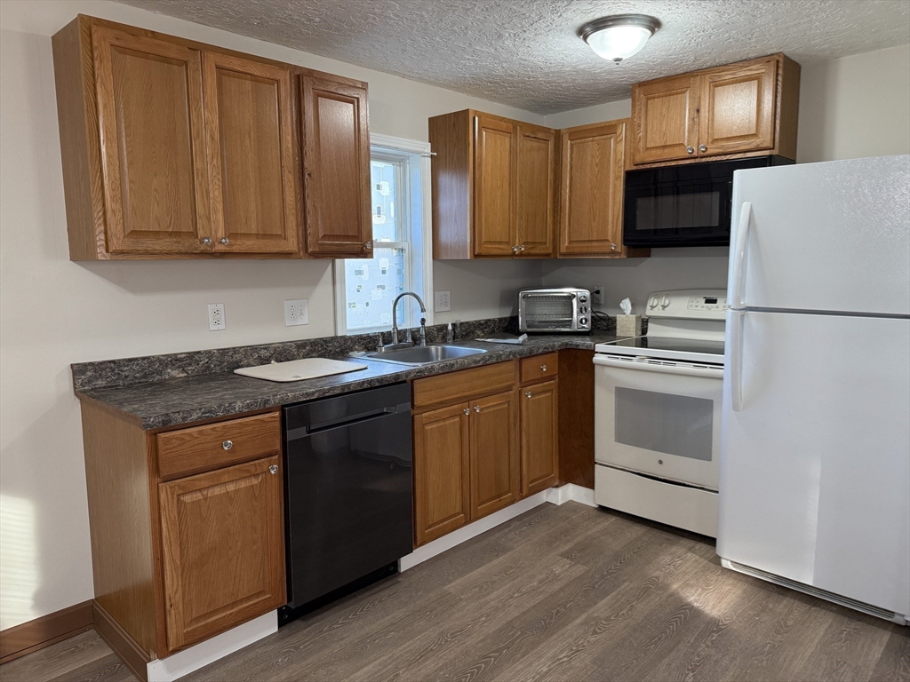 North Attleboro, Massachusetts, 02760, United States, 4 Bedrooms Bedrooms, ,2 BathroomsBathrooms,Residential,For Sale,1988350