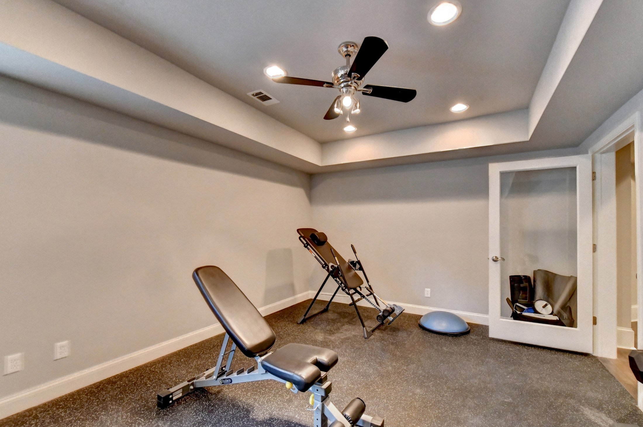  Stunning, Fully Renovated Glen Abbey Home Nestled in the Heart of Alpharetta - 物件實景