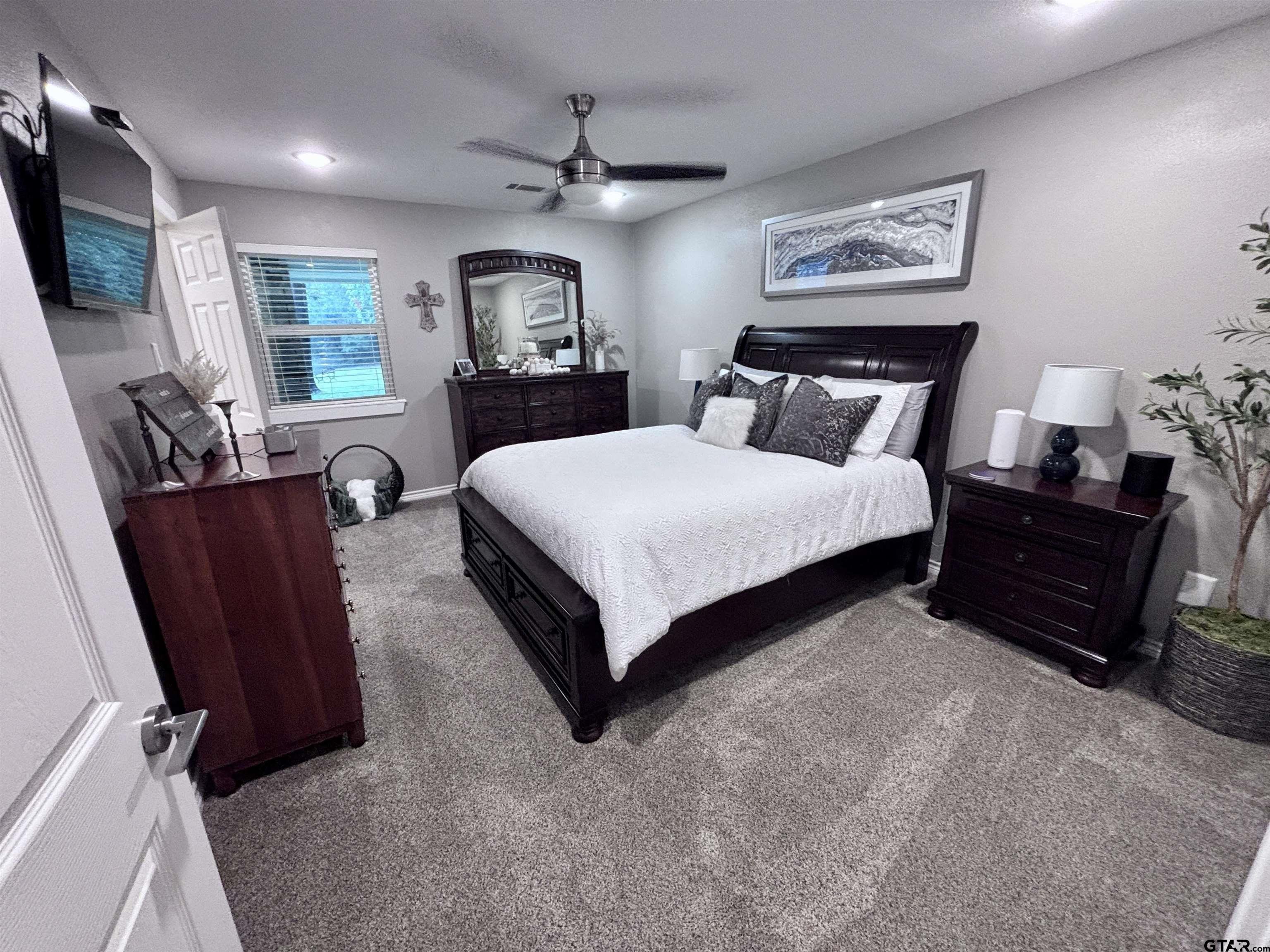 Pittsburg, Texas, 75686, United States, 4 Bedrooms Bedrooms, ,5 BathroomsBathrooms,Residential,For Sale,1942722
