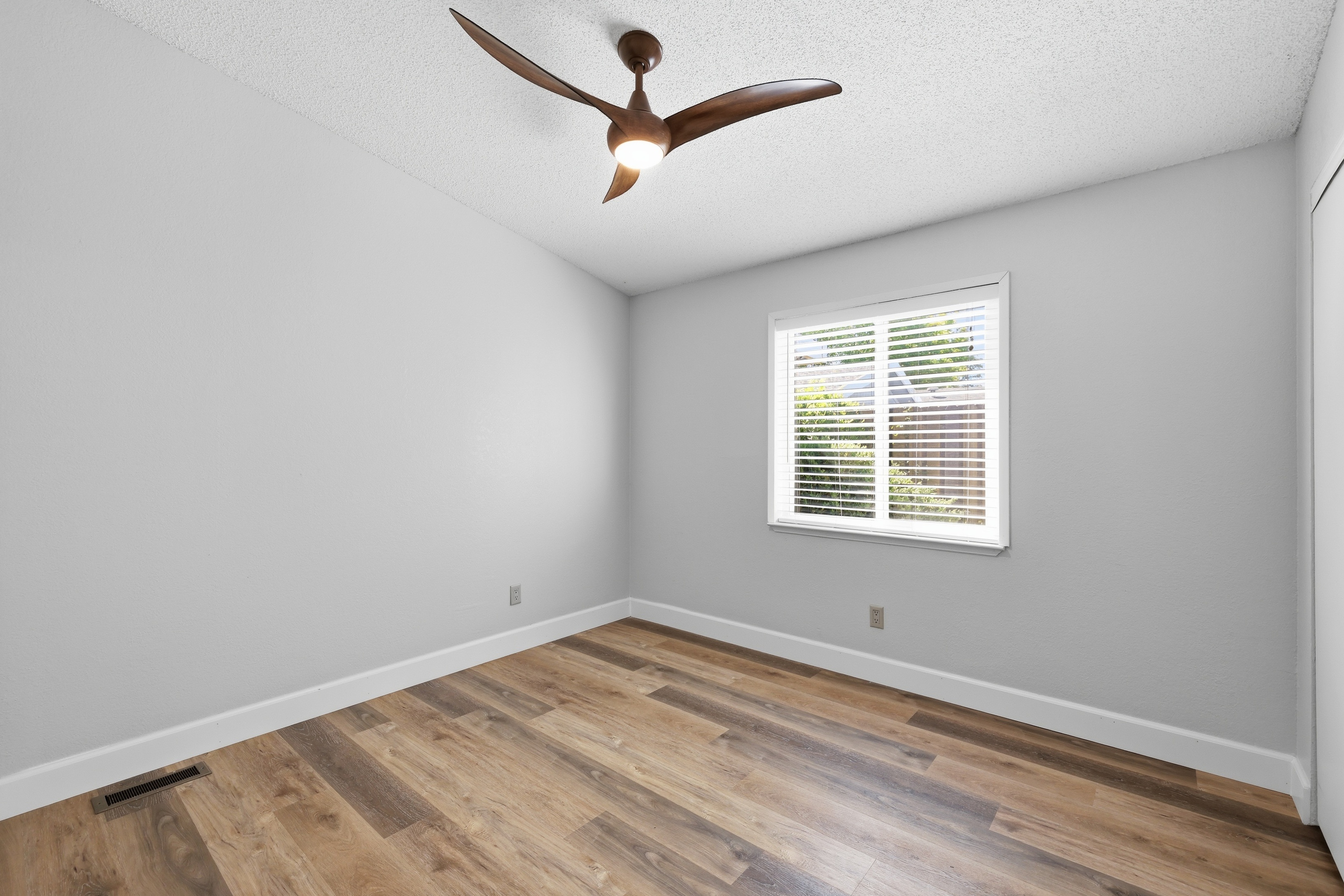  6909 Grand Tree Lane, Citrus Heights, CA 95621 - 物件實景
