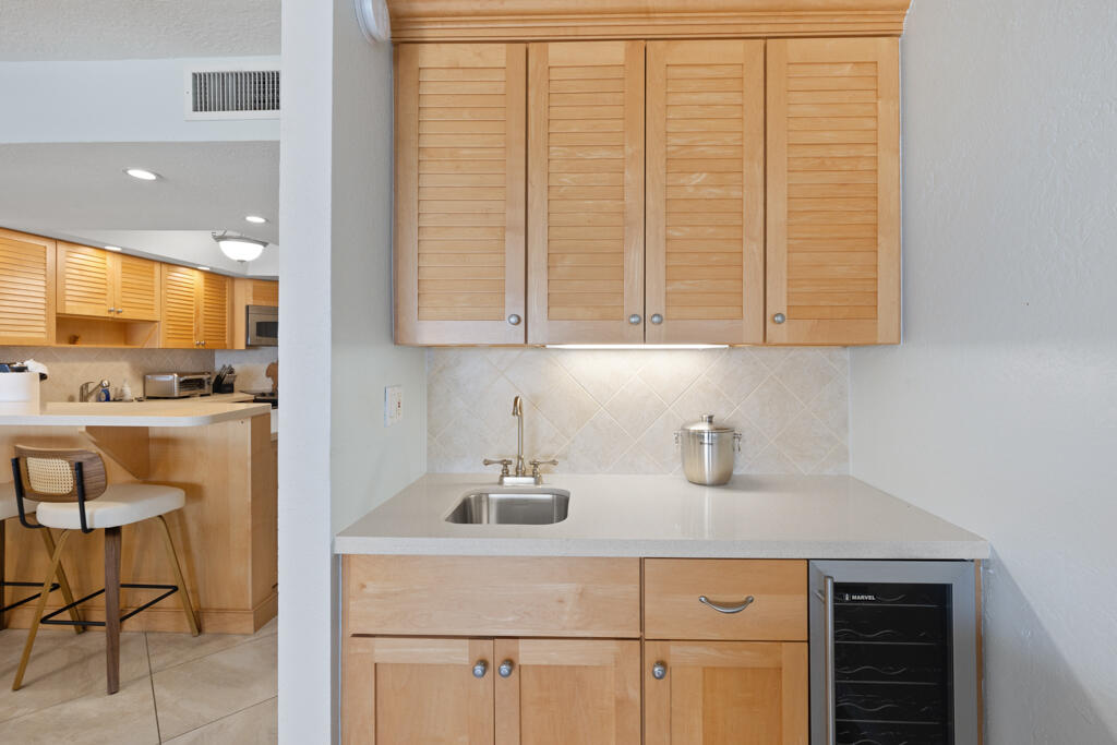 1133 W Ocean Drive, 7, KEY COLONY, Florida, 33051, United States, 3 Bedrooms Bedrooms, ,3 BathroomsBathrooms,Residential,For Sale,1133 W Ocean Drive, 7,1655826