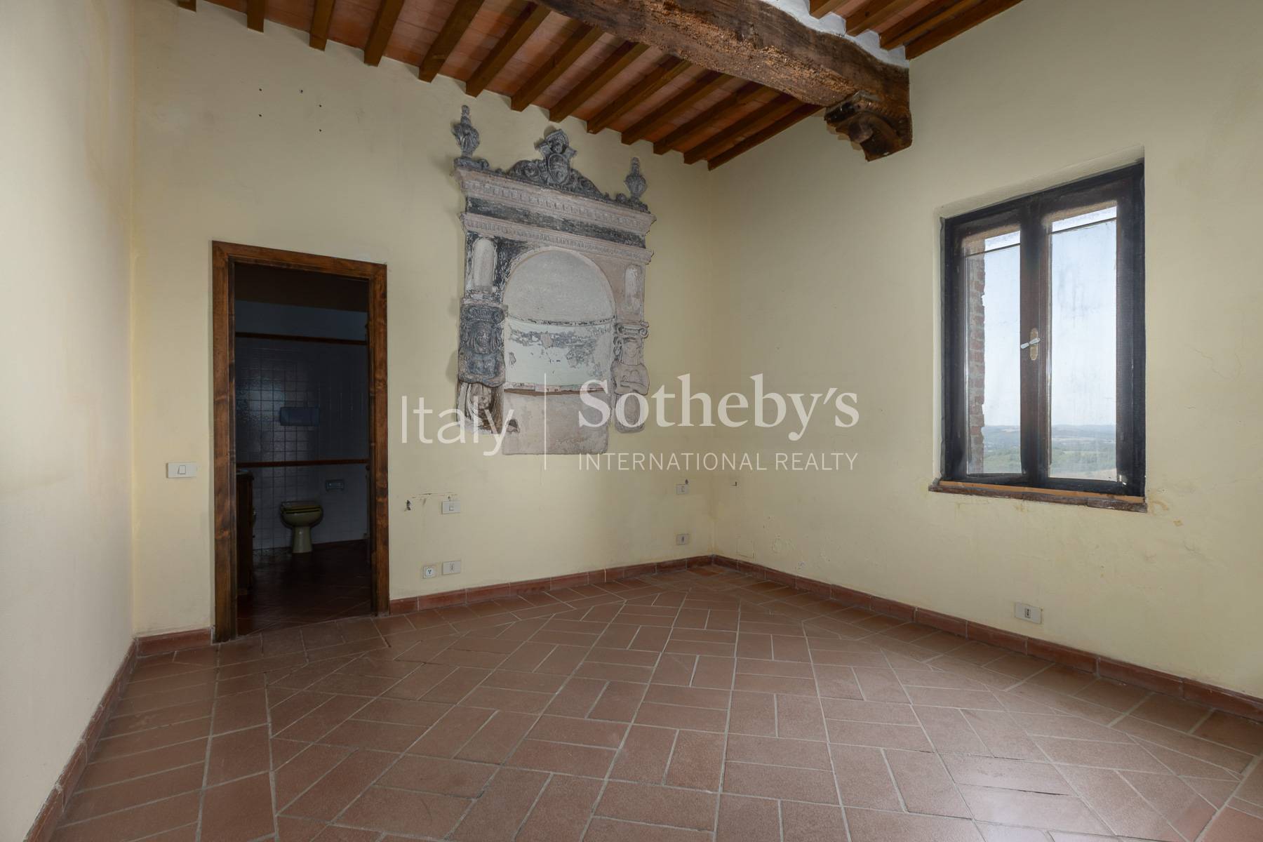  Castle with Approved Restoration Project near Montalcino - 物件實景