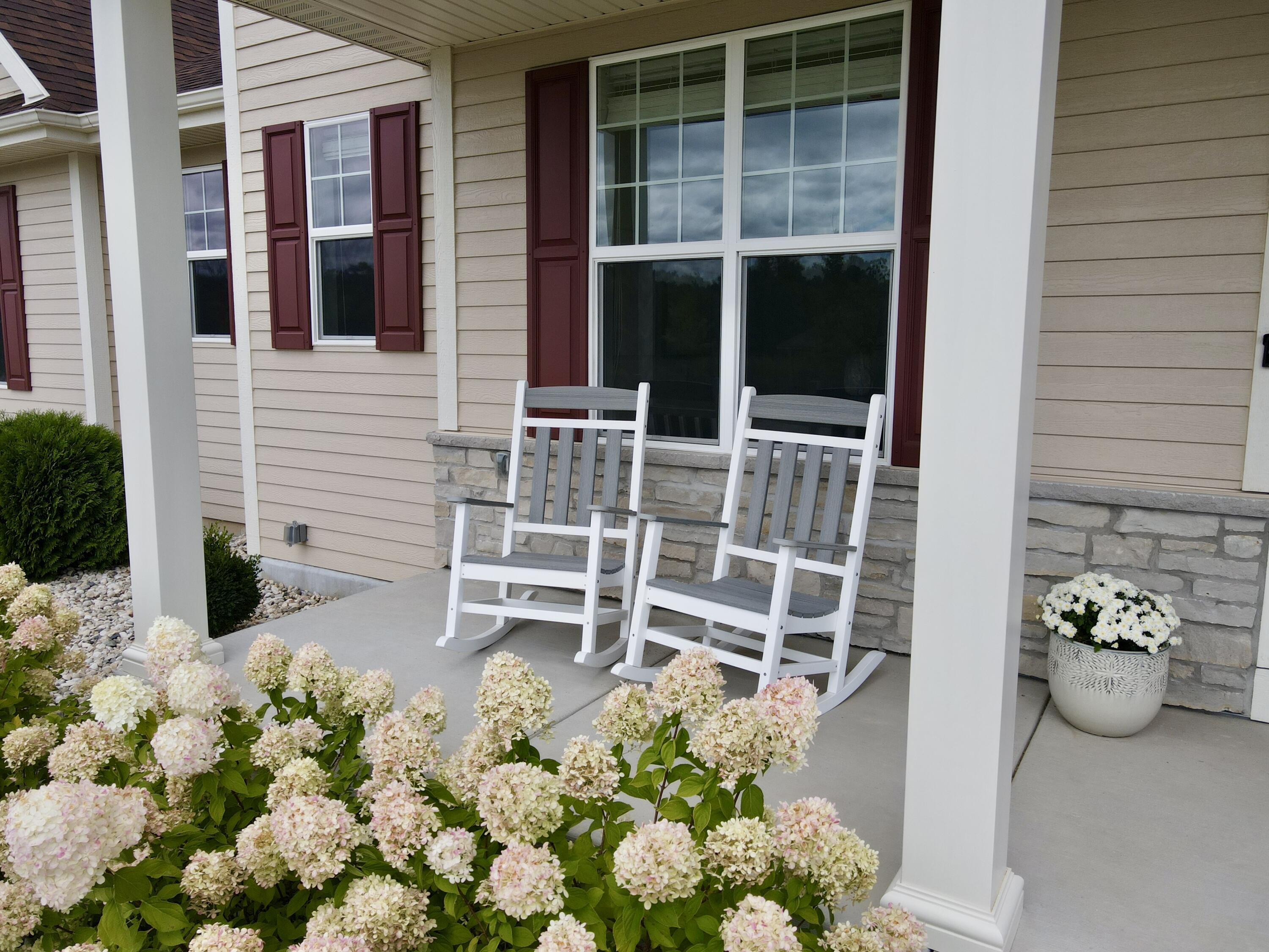 Mequon, Wisconsin, 53097, United States, 5 Bedrooms Bedrooms, ,4 BathroomsBathrooms,Residential,For Sale,1932349