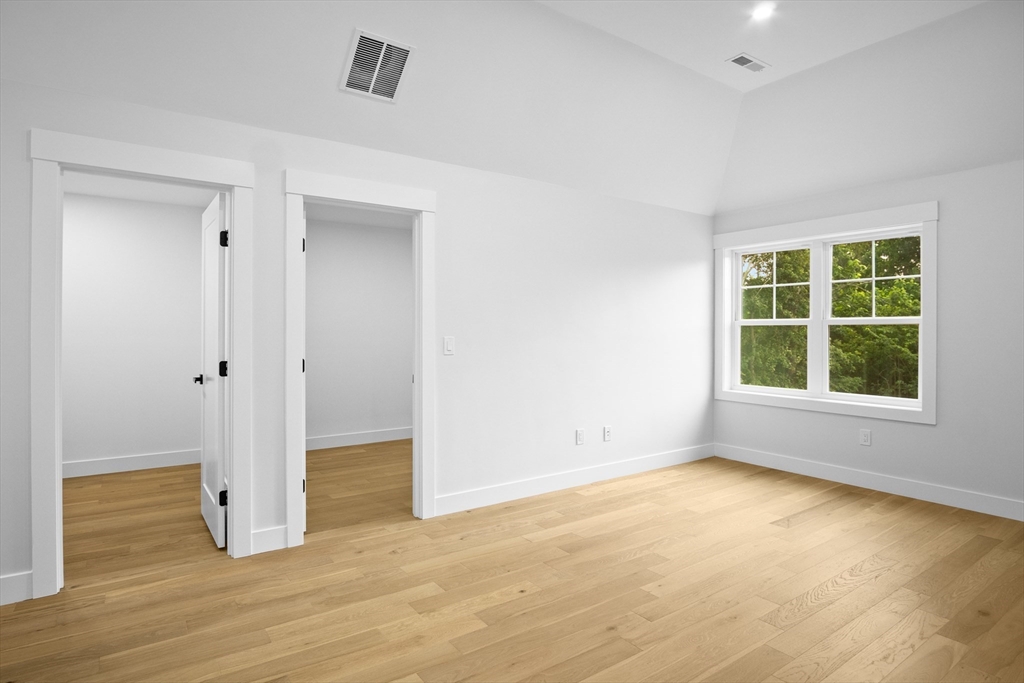 Attleboro, Massachusetts, 02703, United States, 4 Bedrooms Bedrooms, ,3 BathroomsBathrooms,Residential,For Sale,1973726