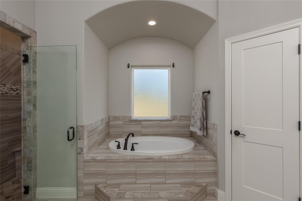 Springtown, Texas, 76082, United States, 4 Bedrooms Bedrooms, ,2 BathroomsBathrooms,Residential,For Sale,1980102