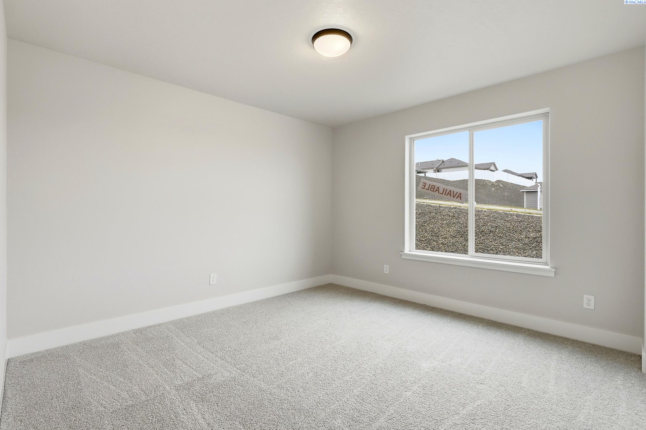 Kennewick, Washington, 99338, United States, 3 Bedrooms Bedrooms, ,1 BathroomBathrooms,Residential,For Sale,2000411