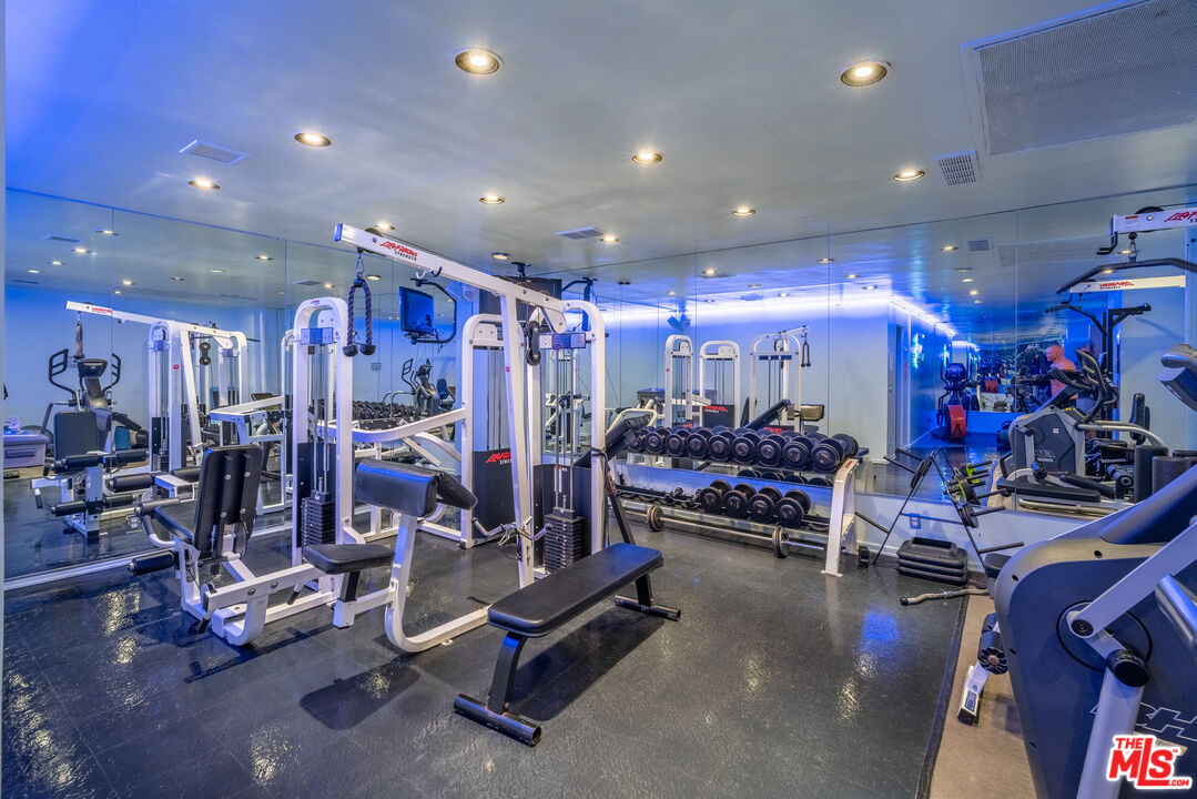 Los Angeles, California, 90024, United States, 2 Bedrooms Bedrooms, ,2 BathroomsBathrooms,Residential,For Sale,1891333