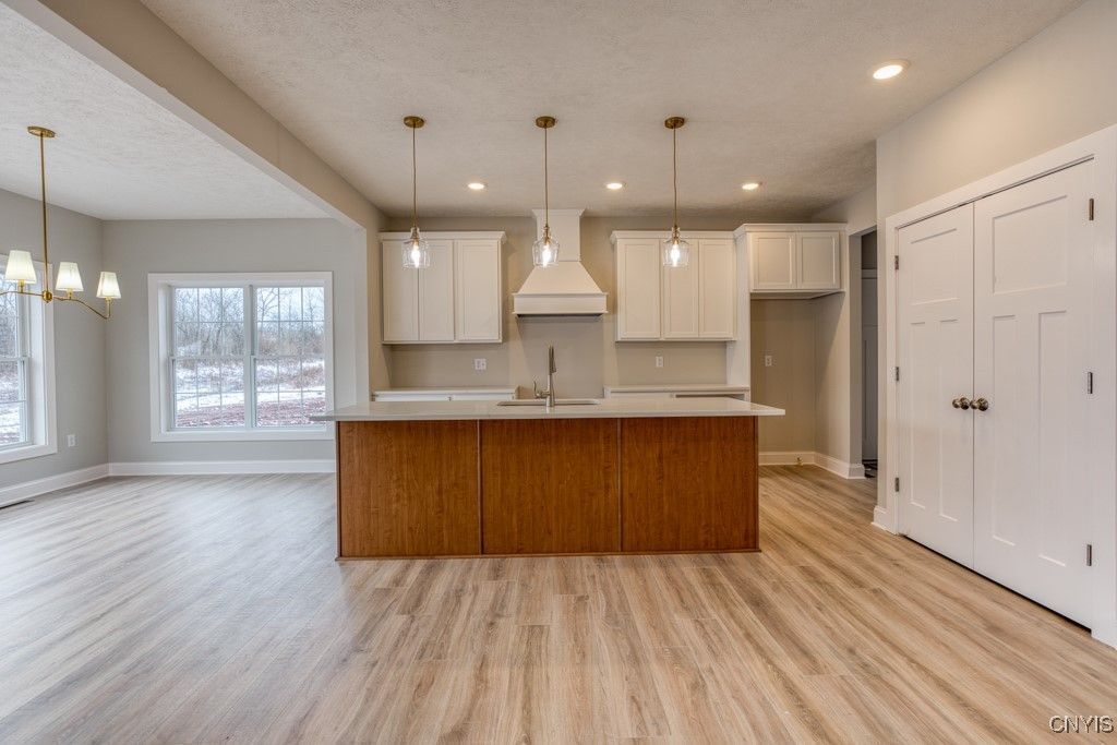 Baldwinsville, New York, 13027, United States, 4 Bedrooms Bedrooms, ,3 BathroomsBathrooms,Residential,For Sale,1906814