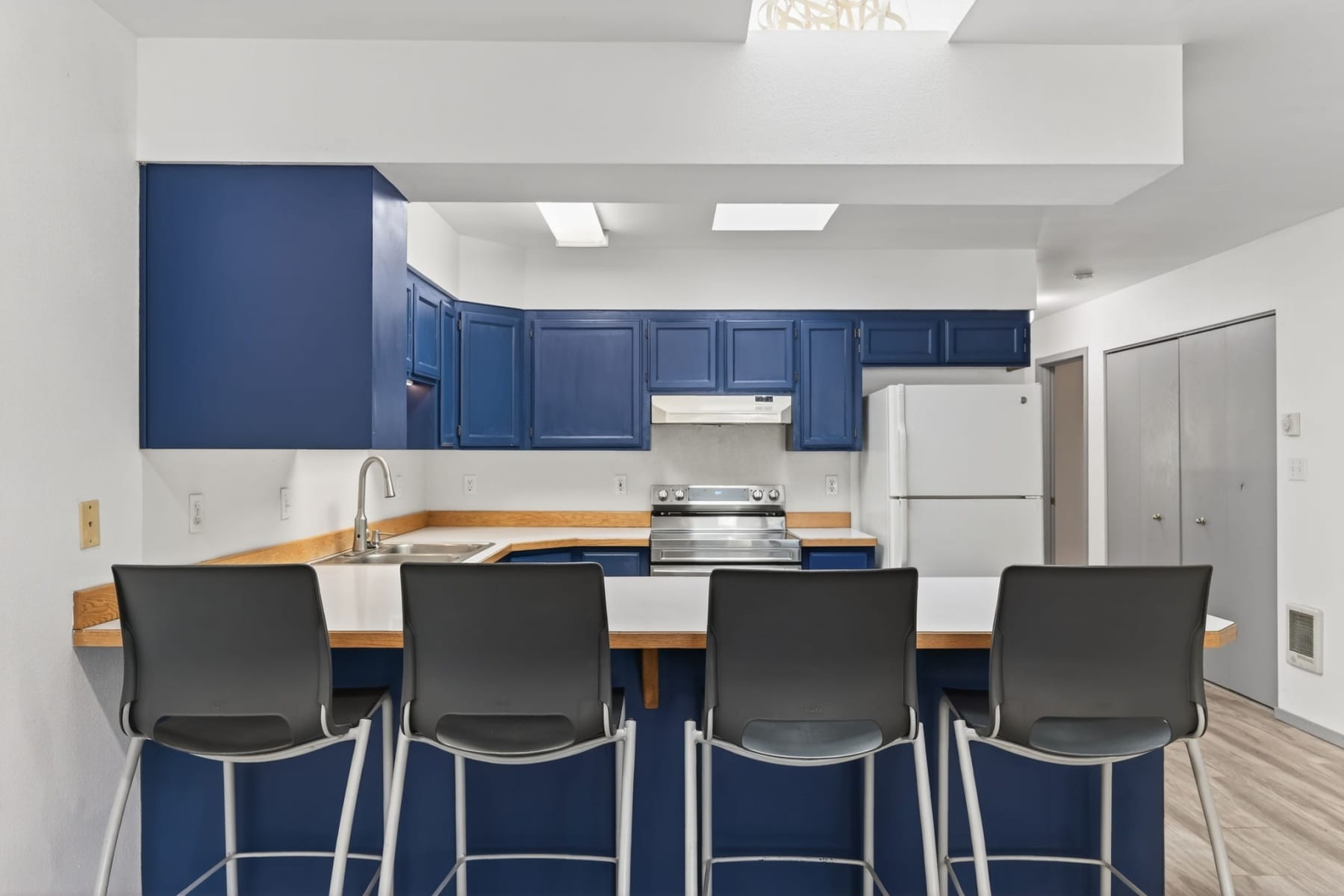  908 SE Stratford Court Bend, OR 97702 - 物件實景