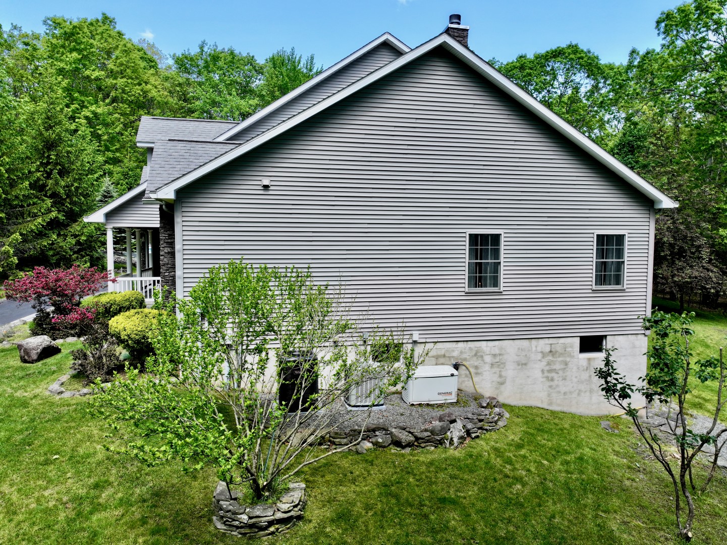Hawley, Pennsylvania, 18428, United States, 3 Bedrooms Bedrooms, ,4 BathroomsBathrooms,Residential,For Sale,1846687