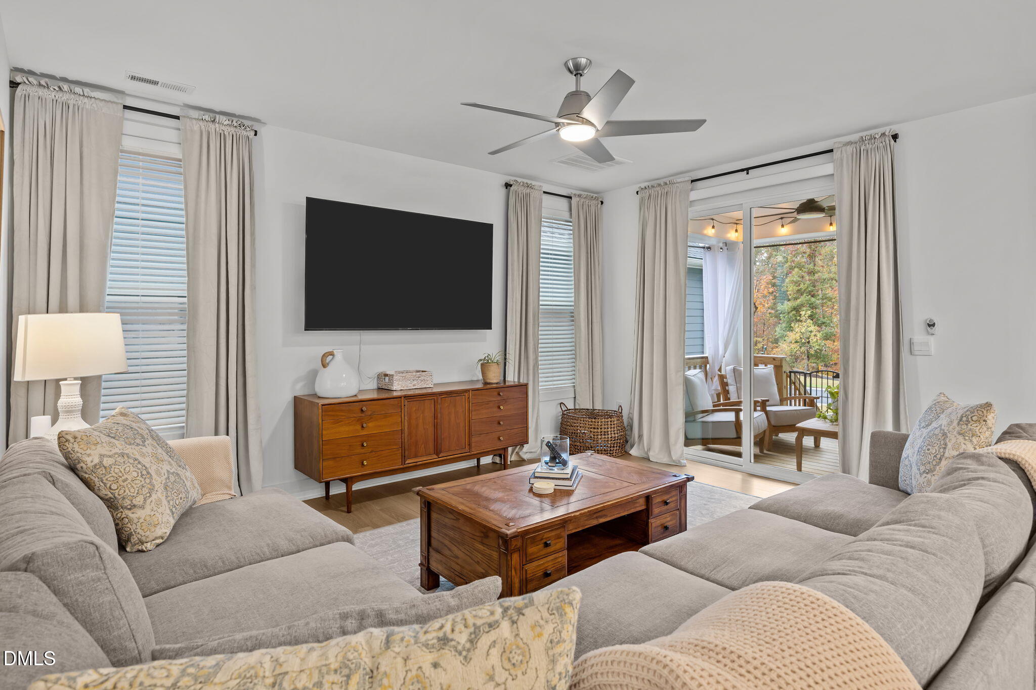 Knightdale, North Carolina, 27545, United States, 4 Bedrooms Bedrooms, ,4 BathroomsBathrooms,Residential,For Sale,1989366