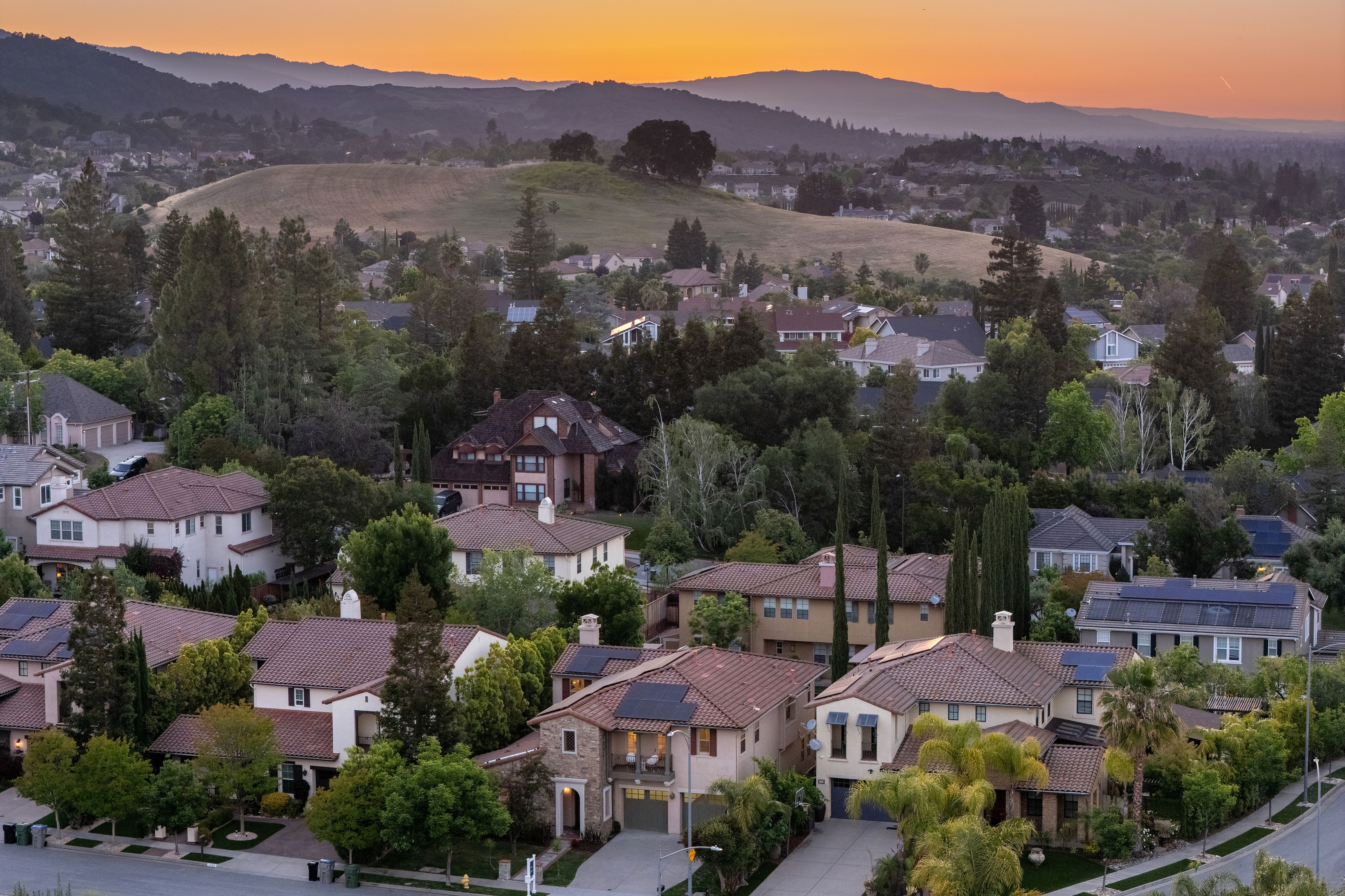  Elegant Almaden Valley Retreat With Scenic Foothill Views - 物件實景
